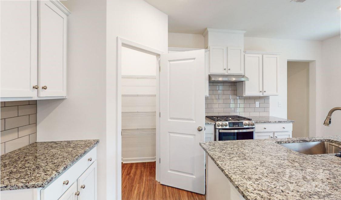 233 Winford Road Property Photo 8
