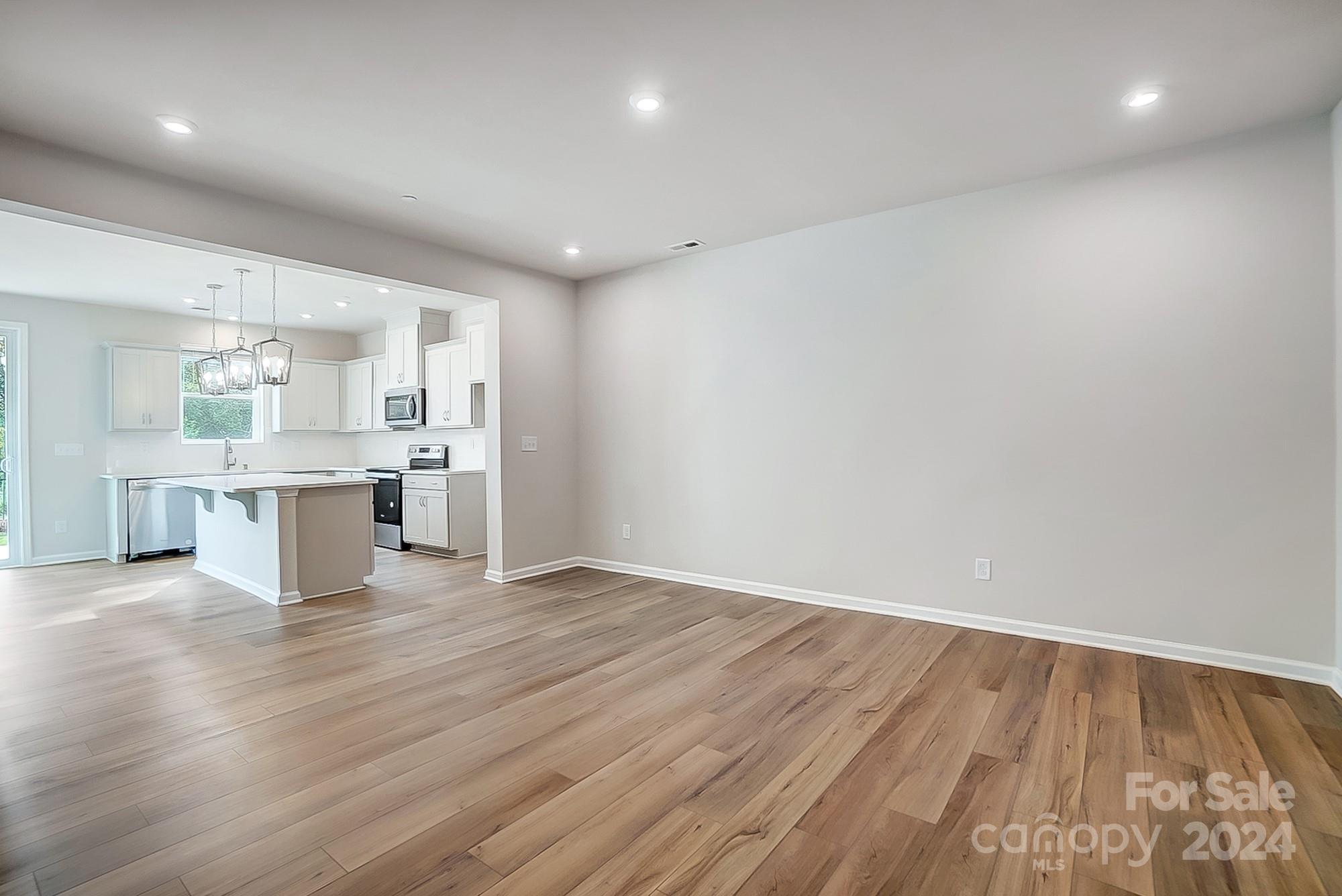 2235 Hedgecliff Road 4 Property Photo 4