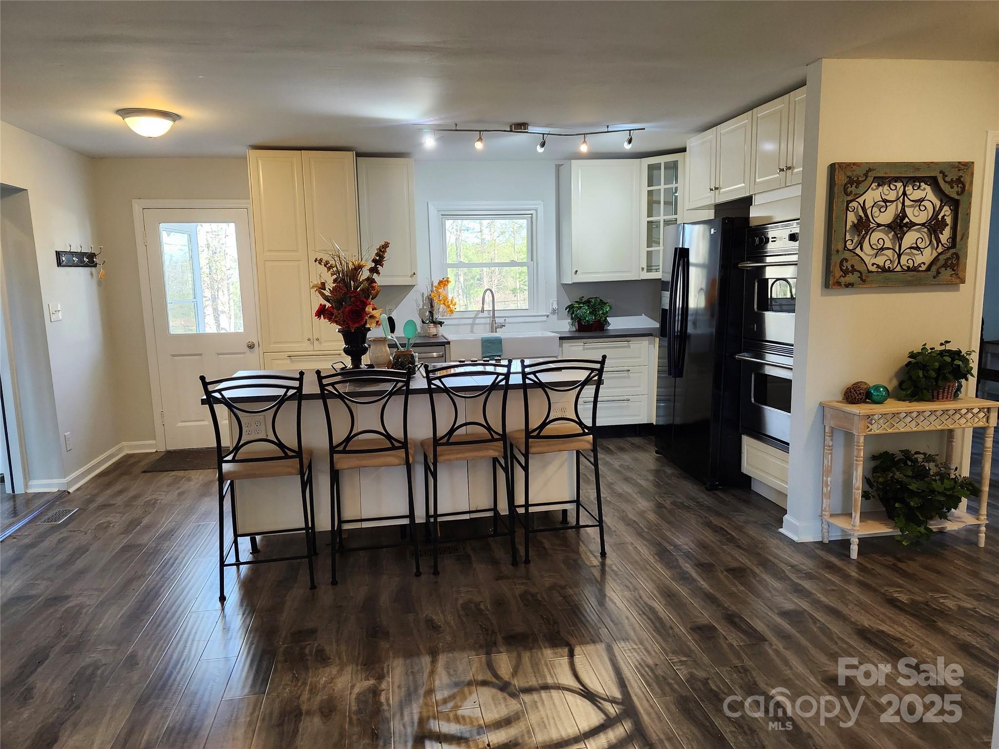 331 Sunderland Road Property Photo 2