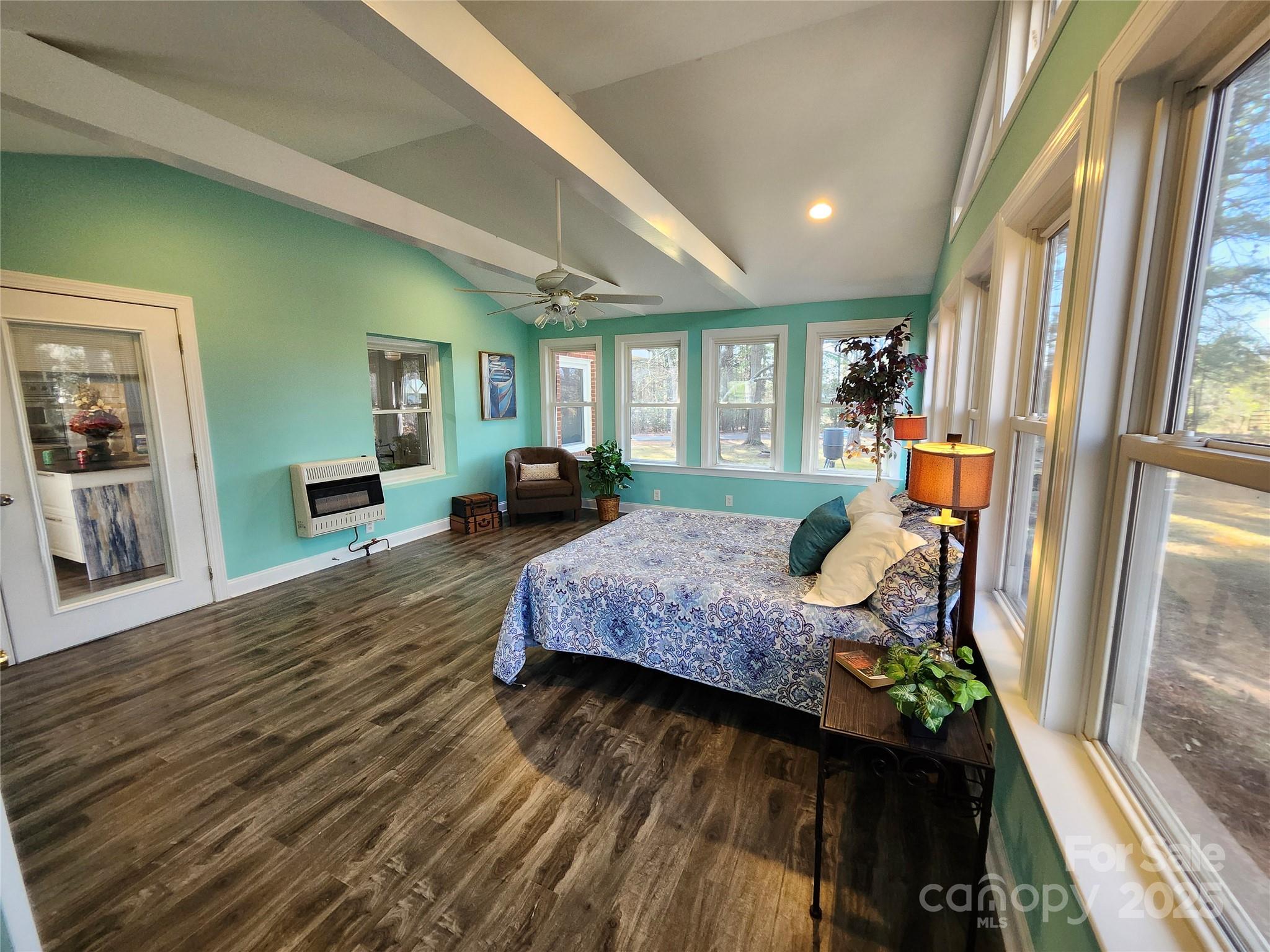 331 Sunderland Road Property Photo 15