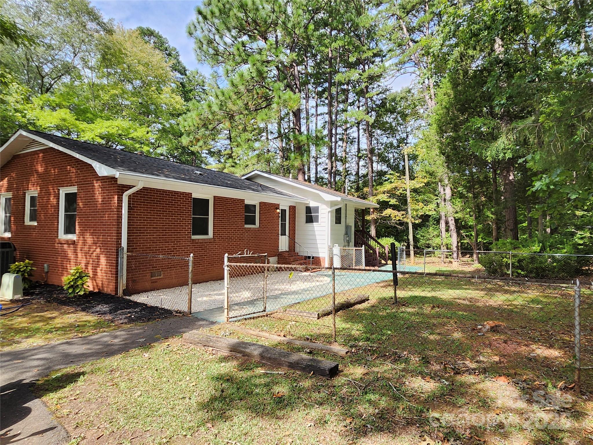 331 Sunderland Road Property Photo 31