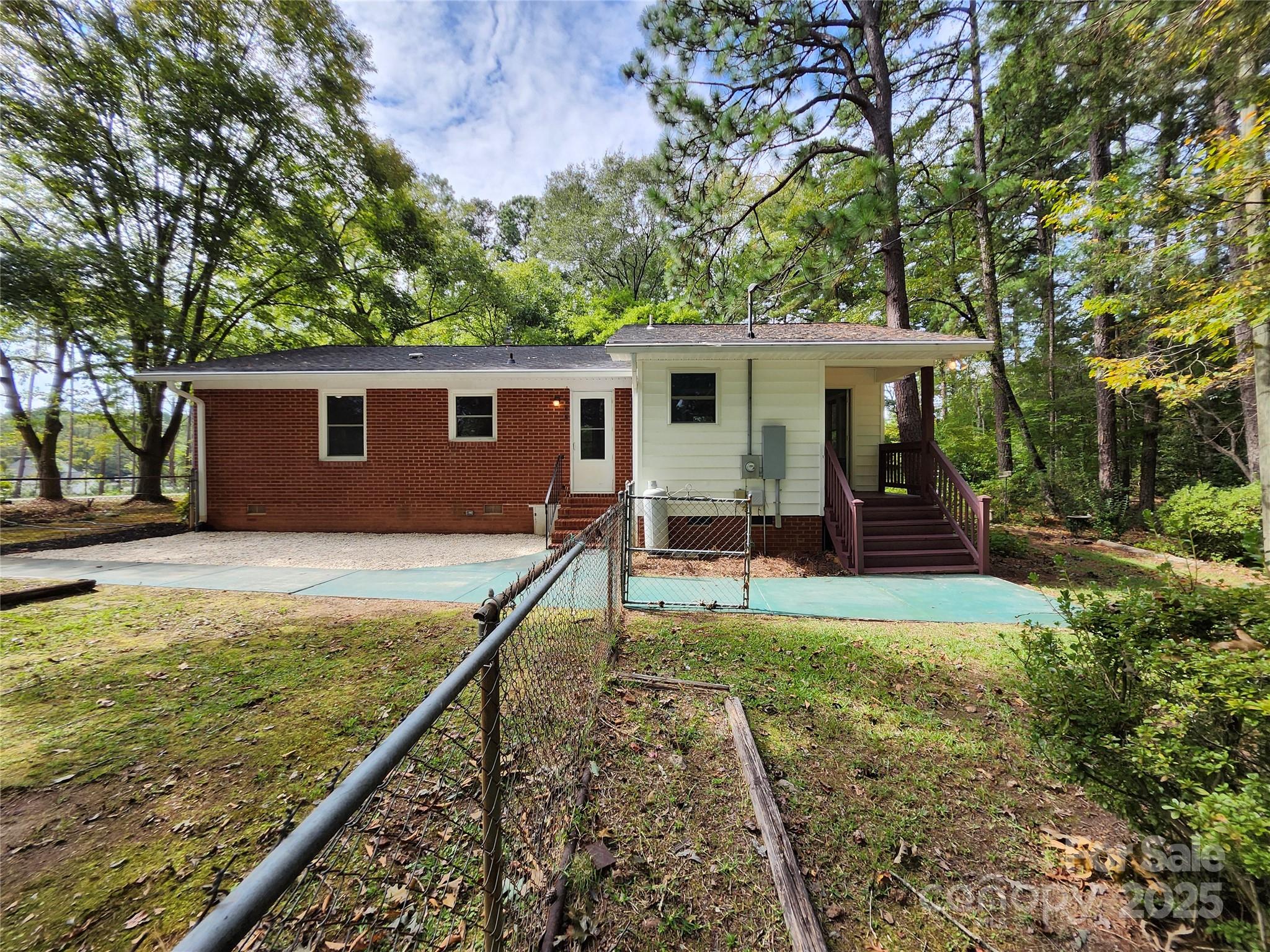 331 Sunderland Road Property Photo 35