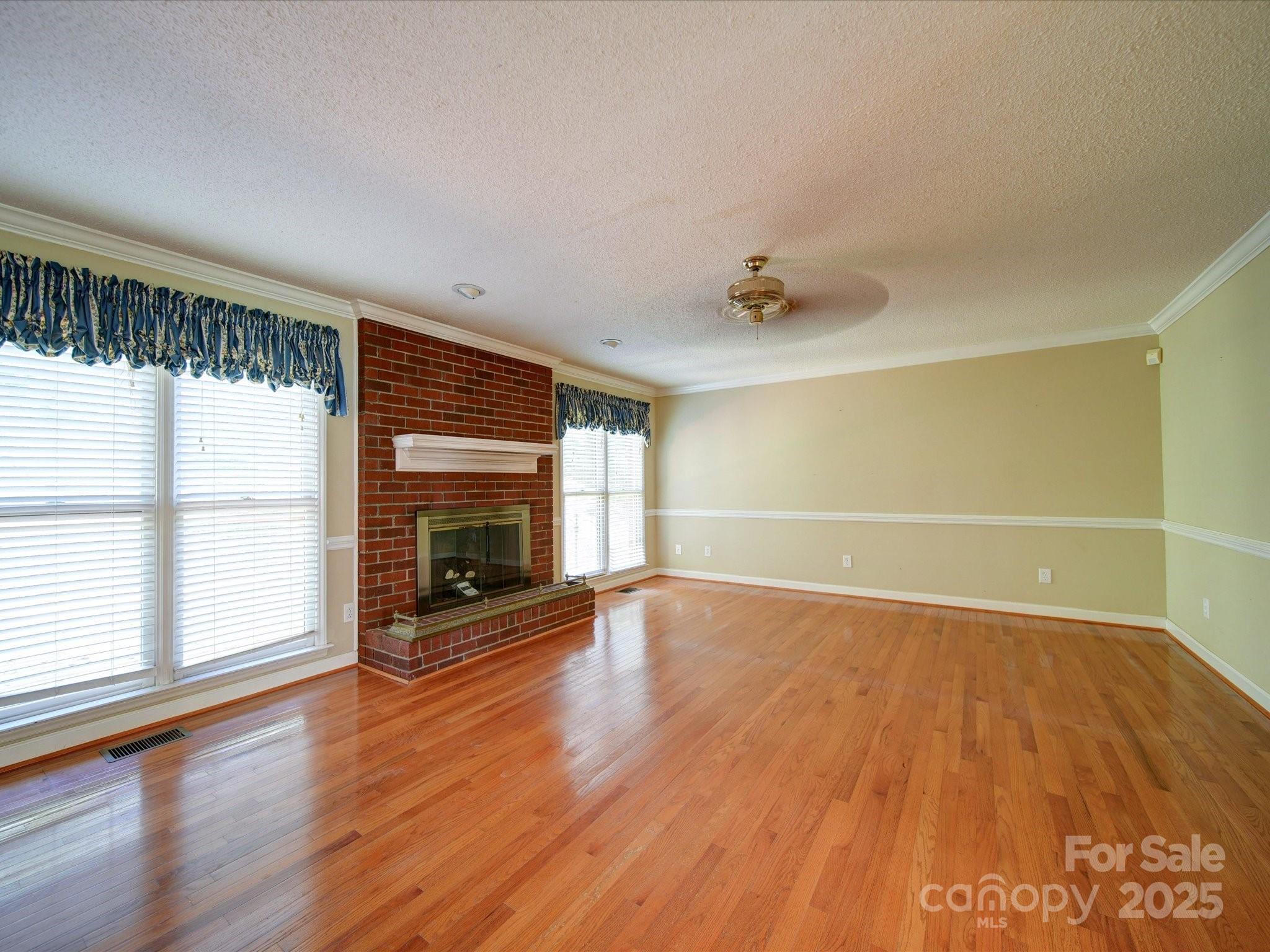 907 Weymouth Drive Property Photo 8