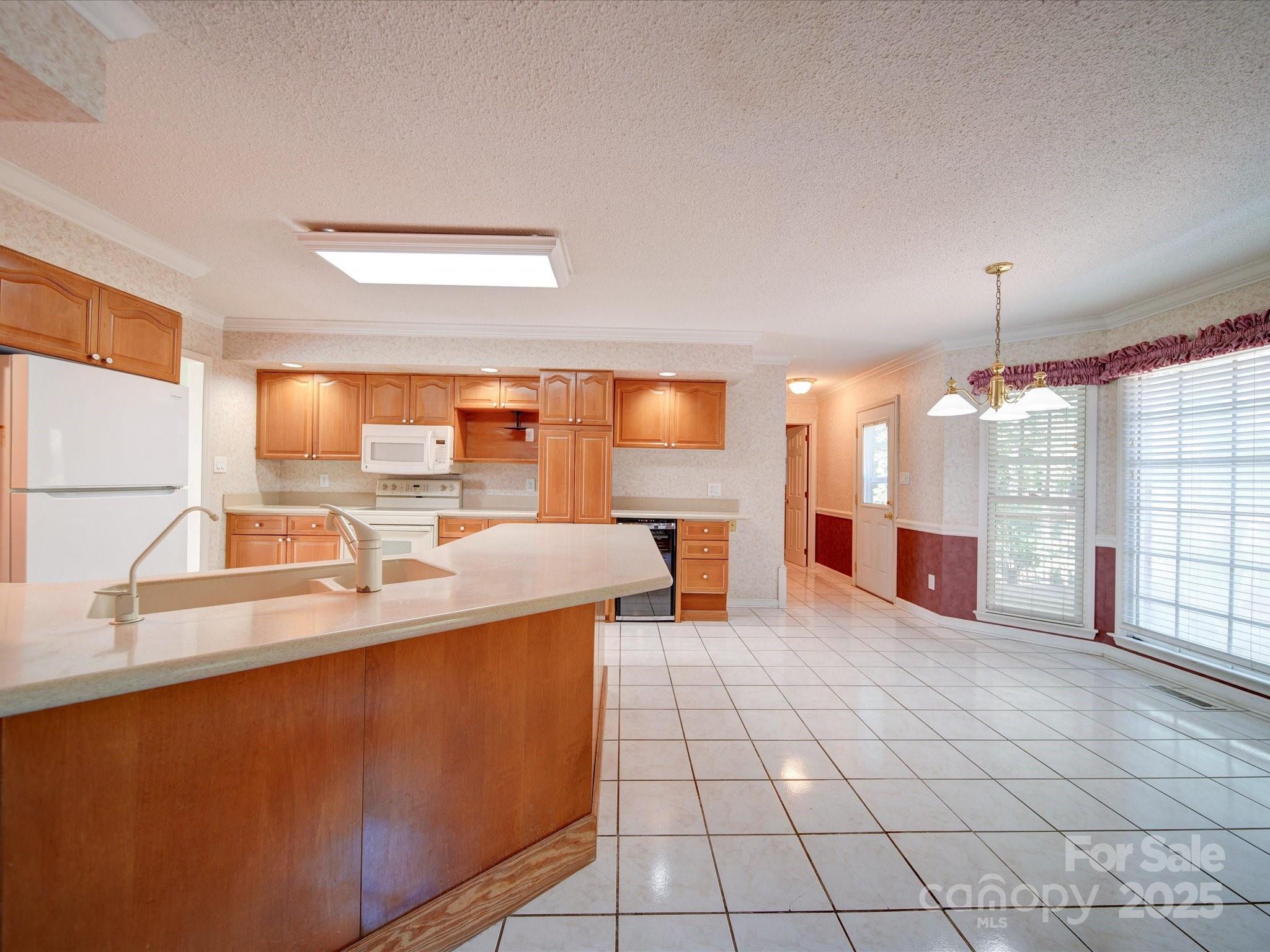 907 Weymouth Drive Property Photo 13