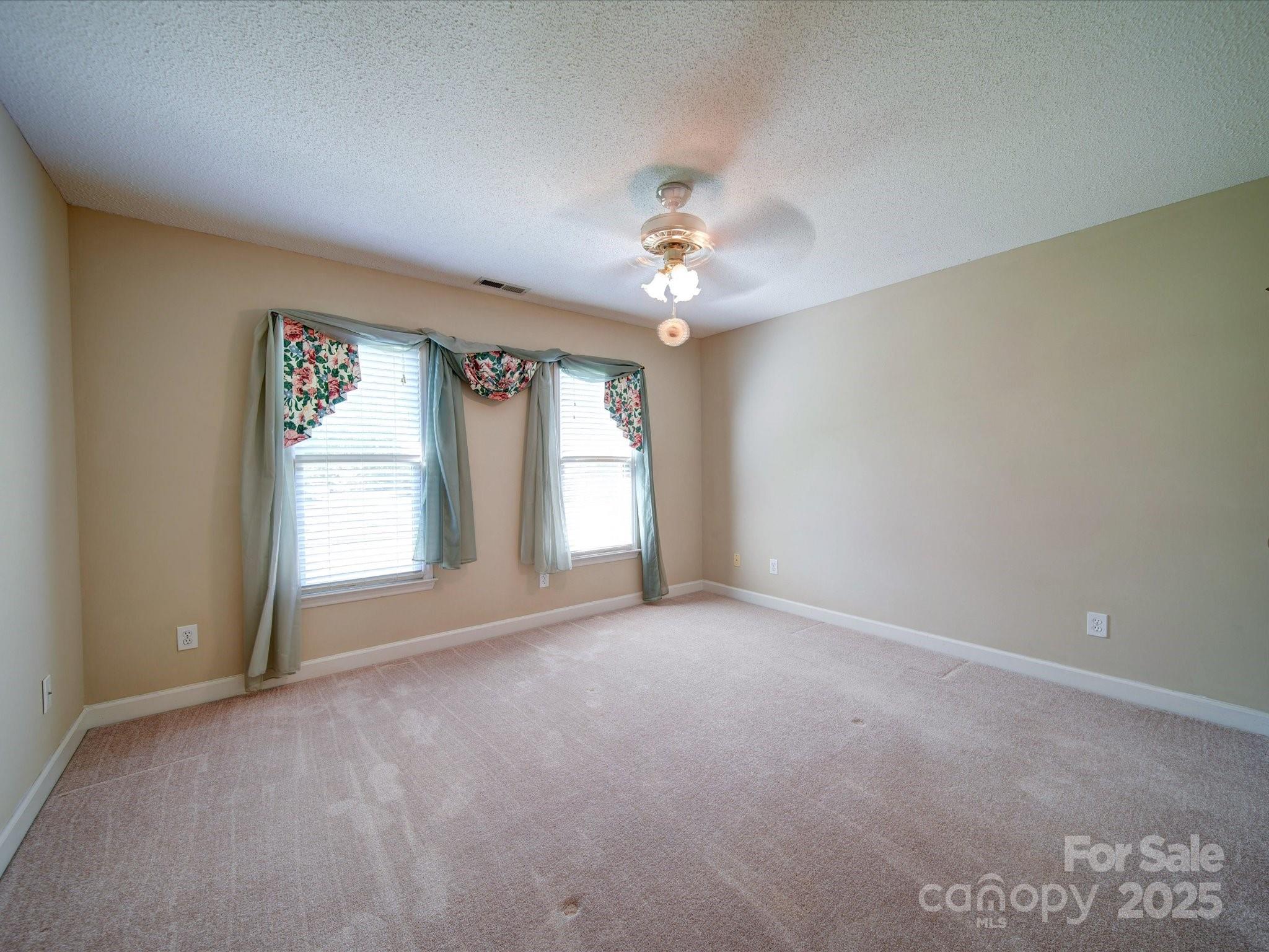 907 Weymouth Drive Property Photo 30