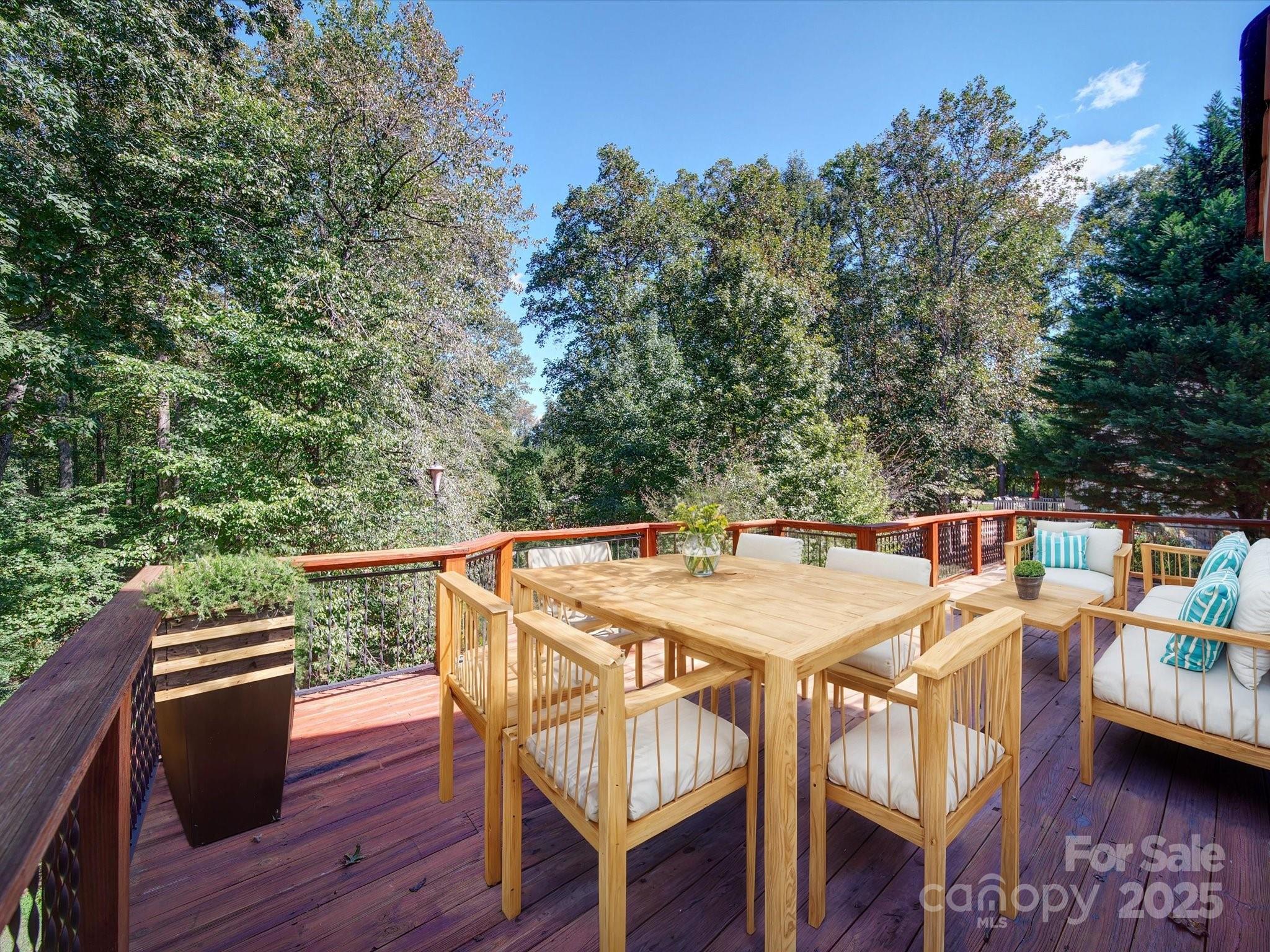 907 Weymouth Drive Property Photo 37