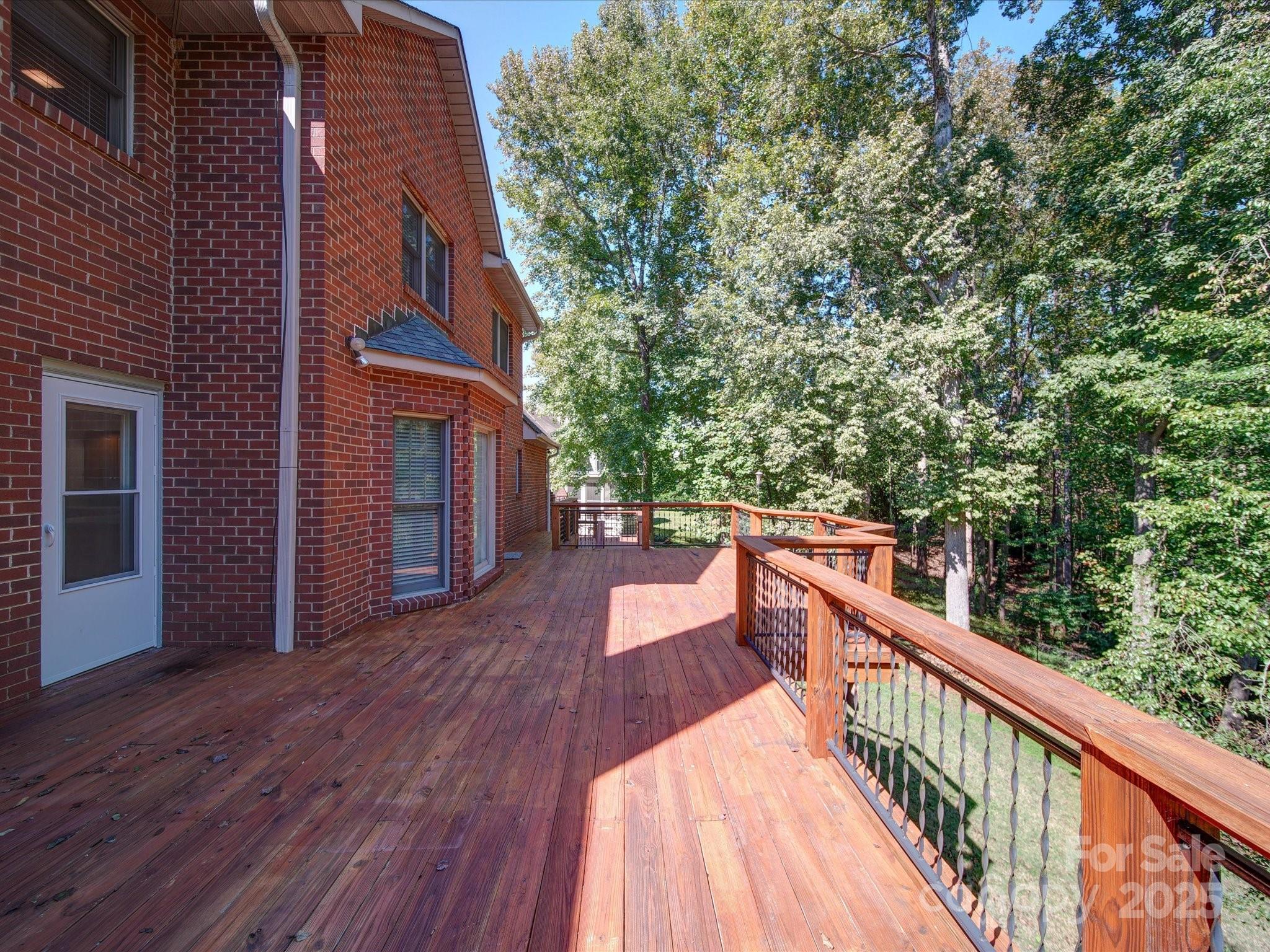 907 Weymouth Drive Property Photo 40