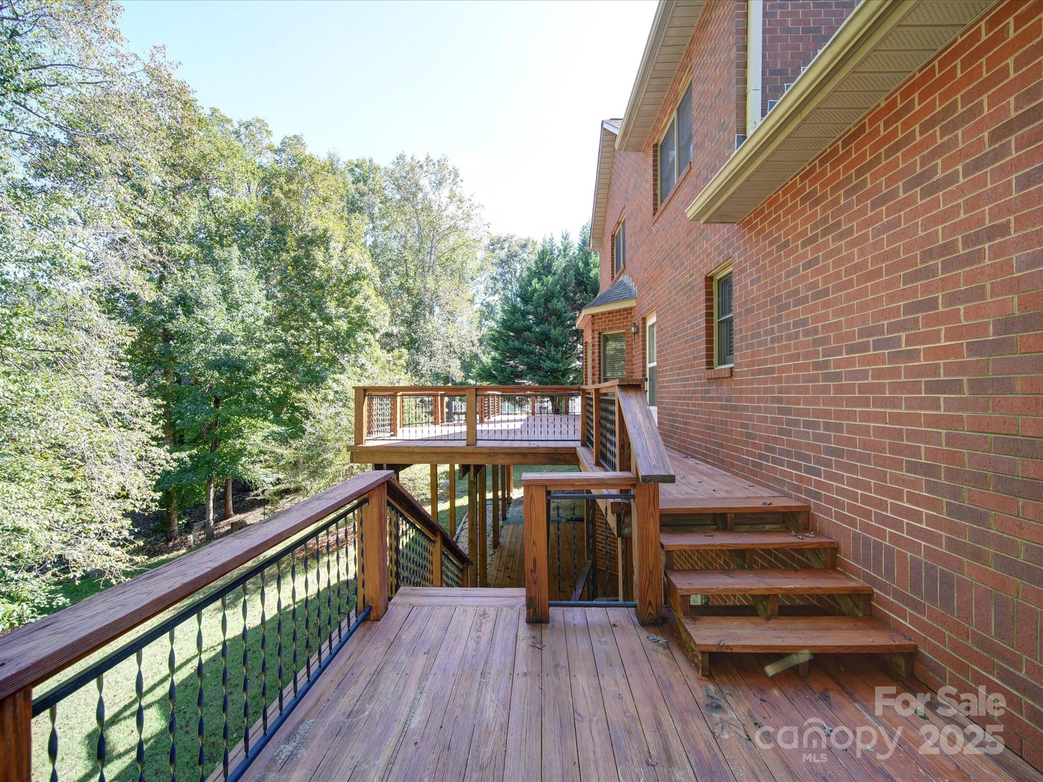 907 Weymouth Drive Property Photo 41