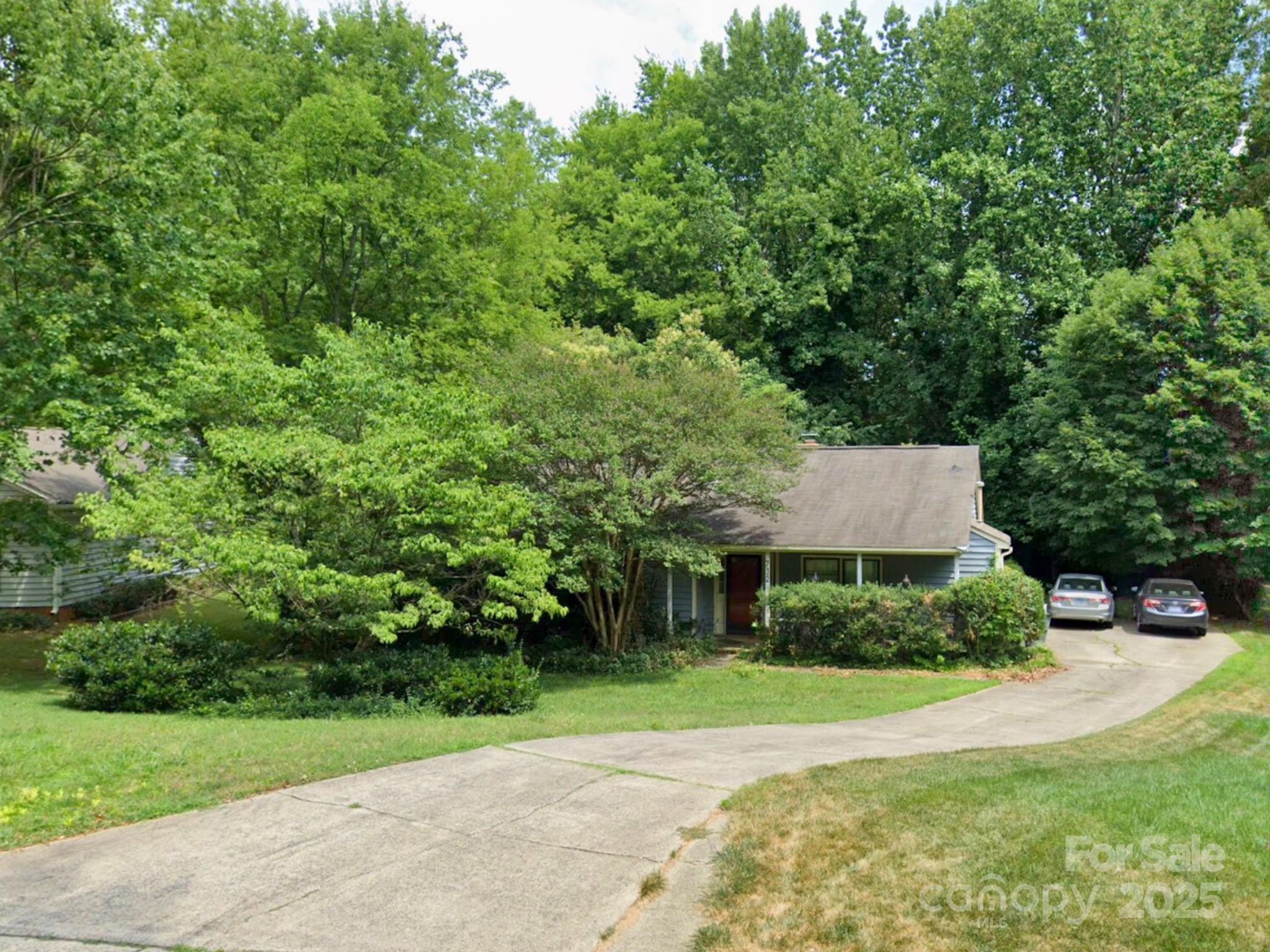 732 Shawnee Drive Property Photo 2