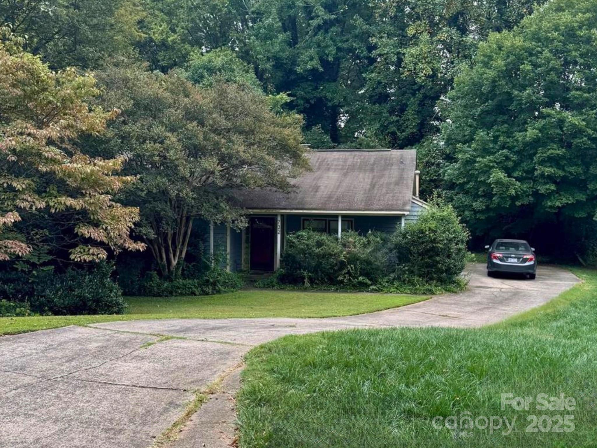 732 Shawnee Drive Property Photo 3