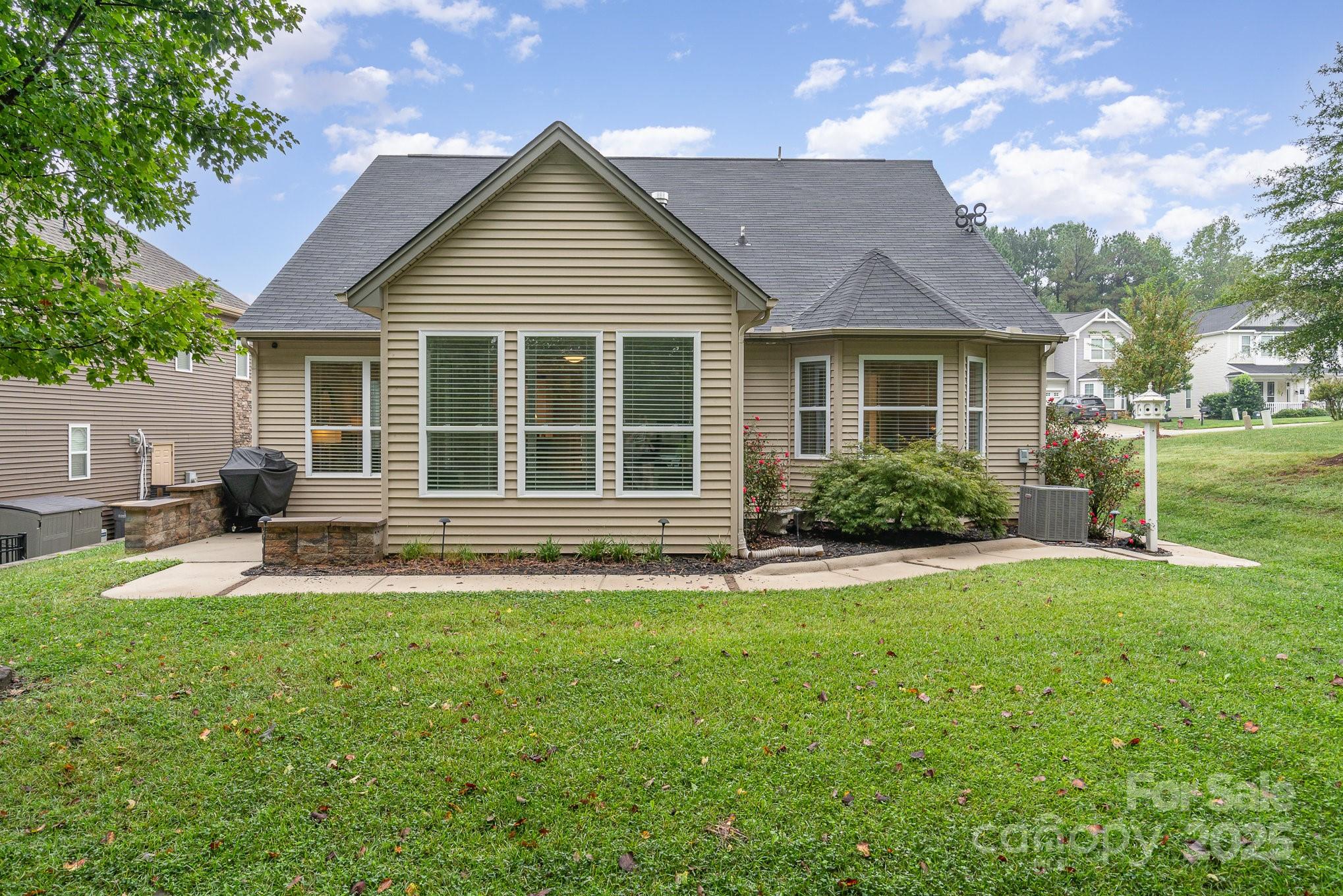 3150 Helmsley Court Property Photo 5