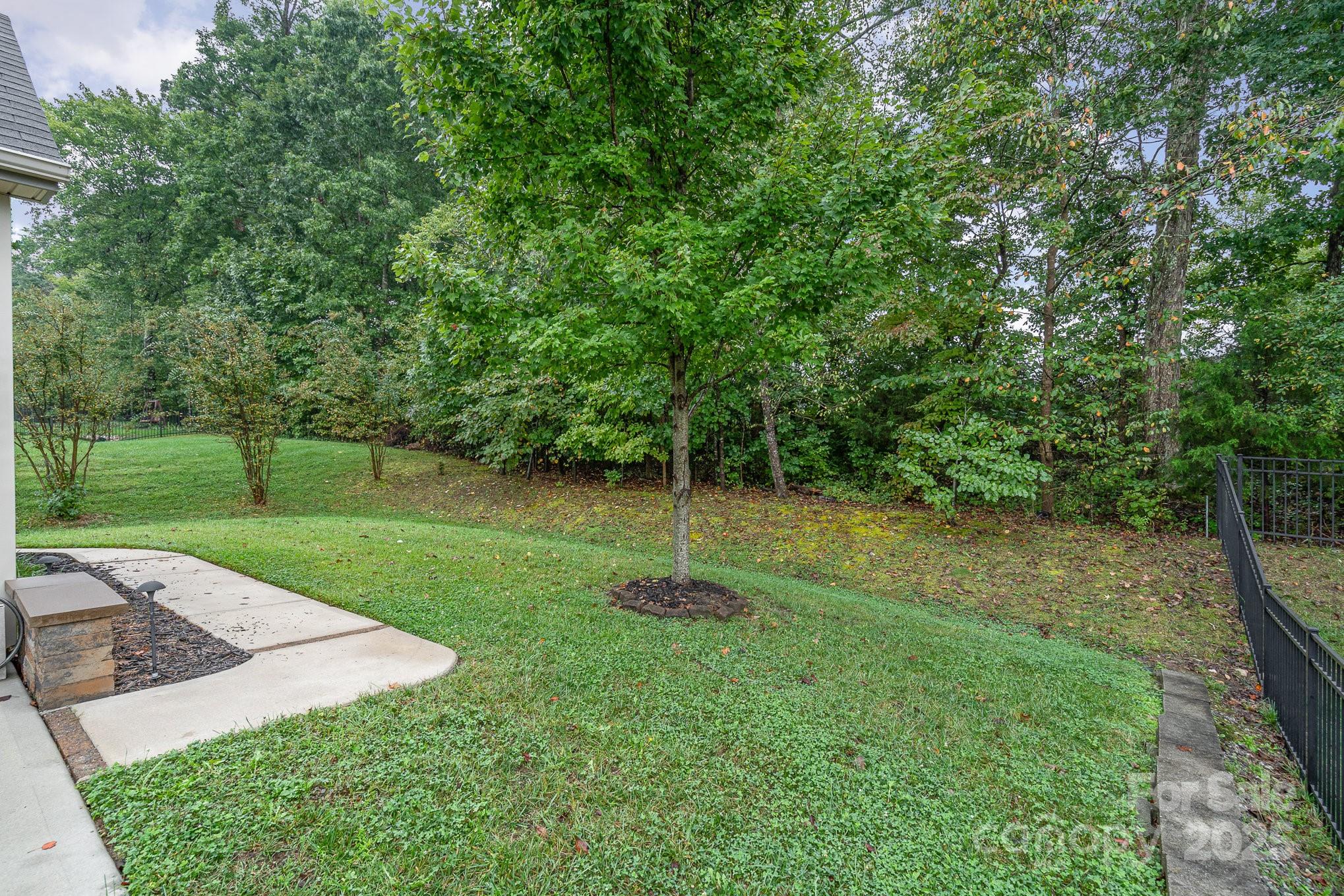 3150 Helmsley Court Property Photo 7