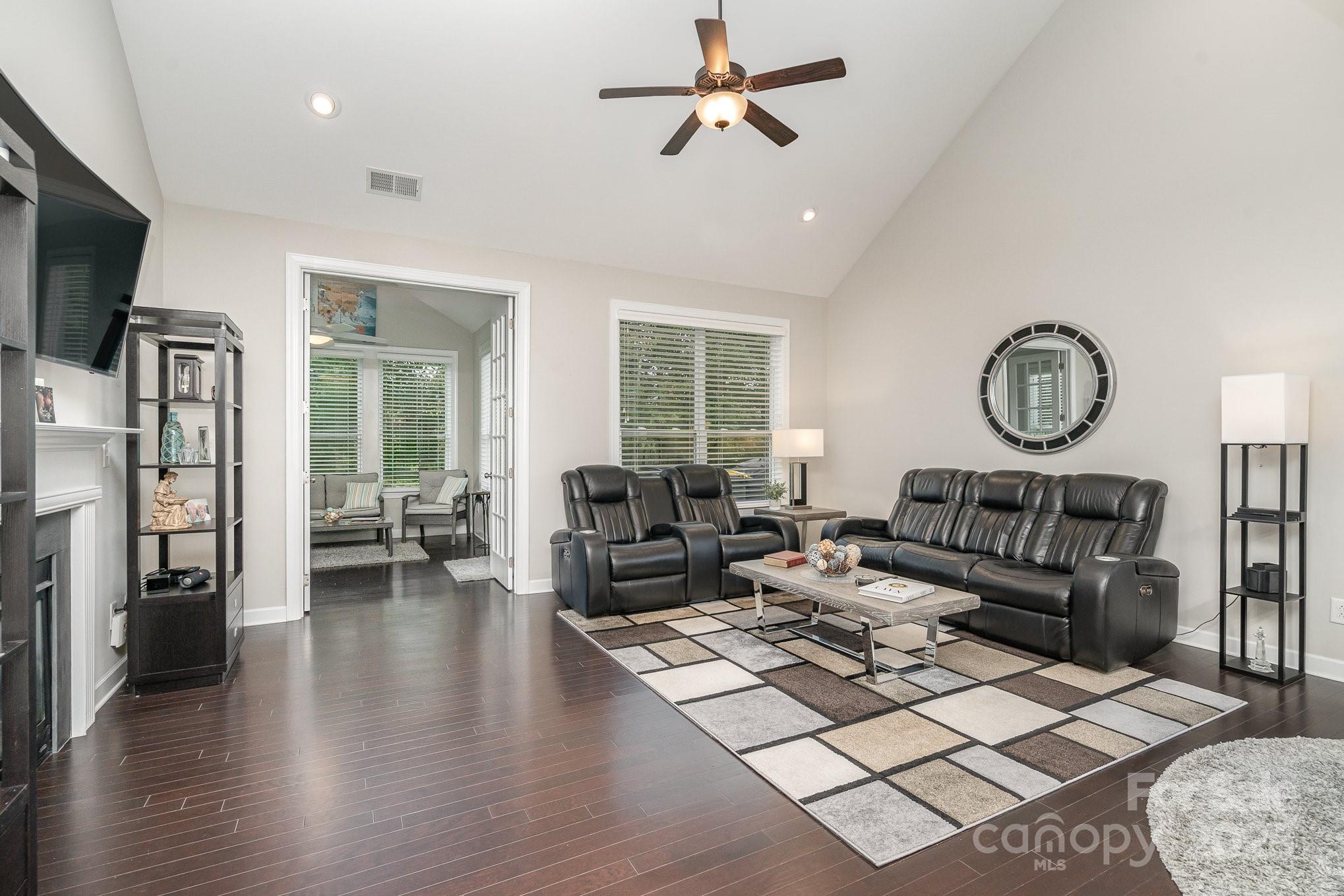3150 Helmsley Court Property Photo 11