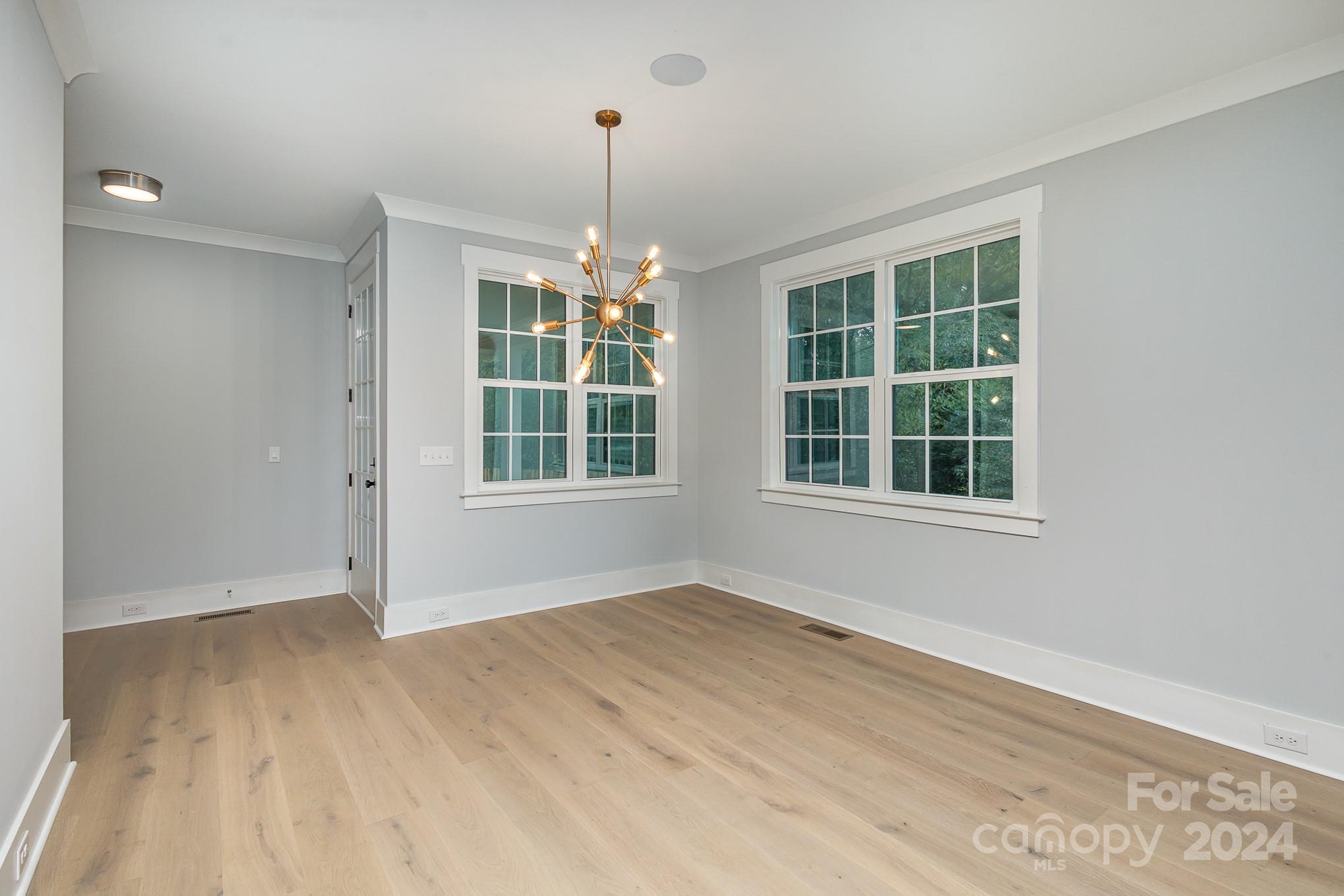 2305 Sanders Avenue Property Photo 10