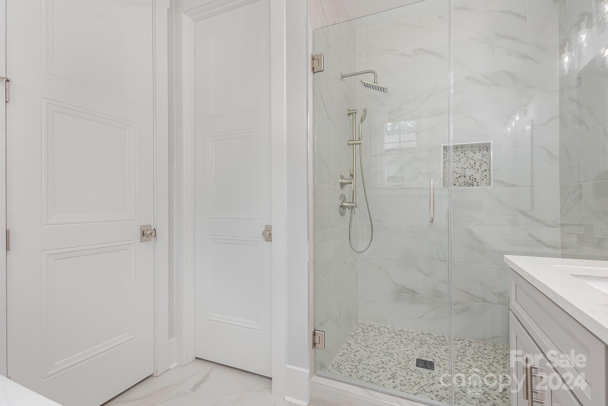 2305 Sanders Avenue Property Photo 15