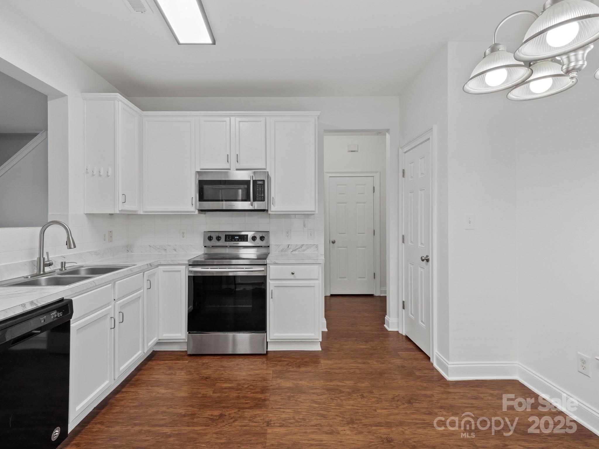 16518 Ambassador Park Drive Property Photo 14