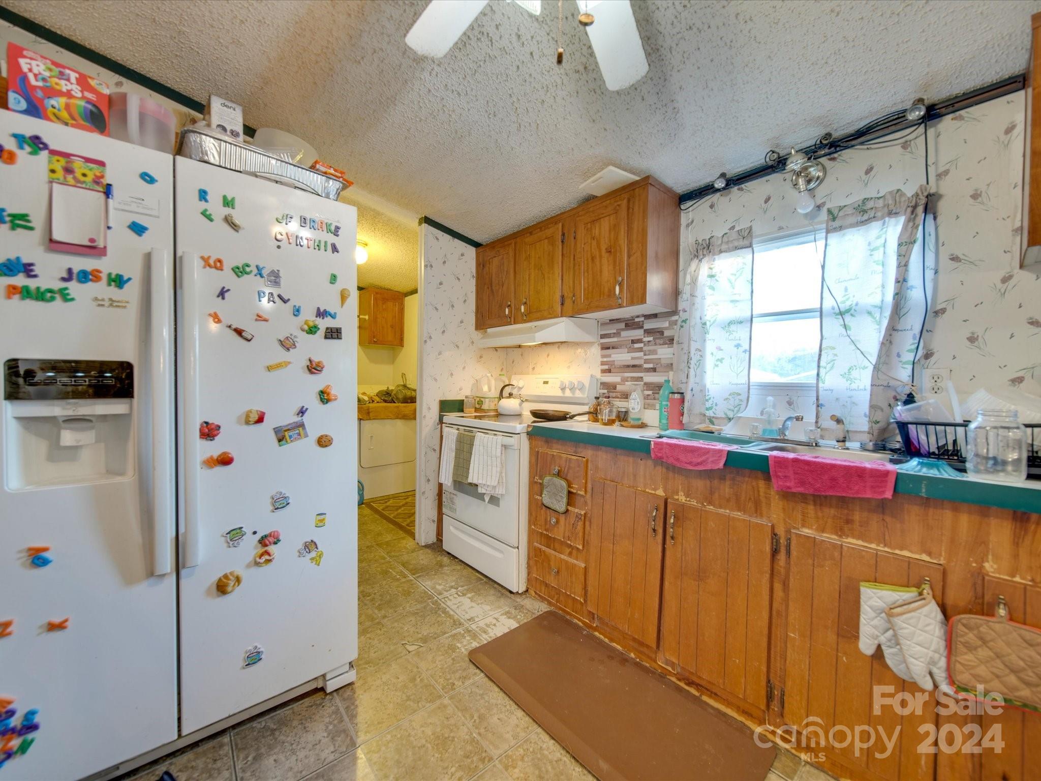20100 Lee Lane 216 Property Photo 4