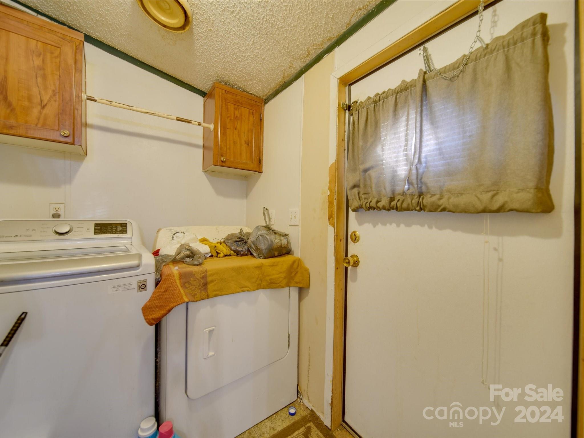 20100 Lee Lane 216 Property Photo 5