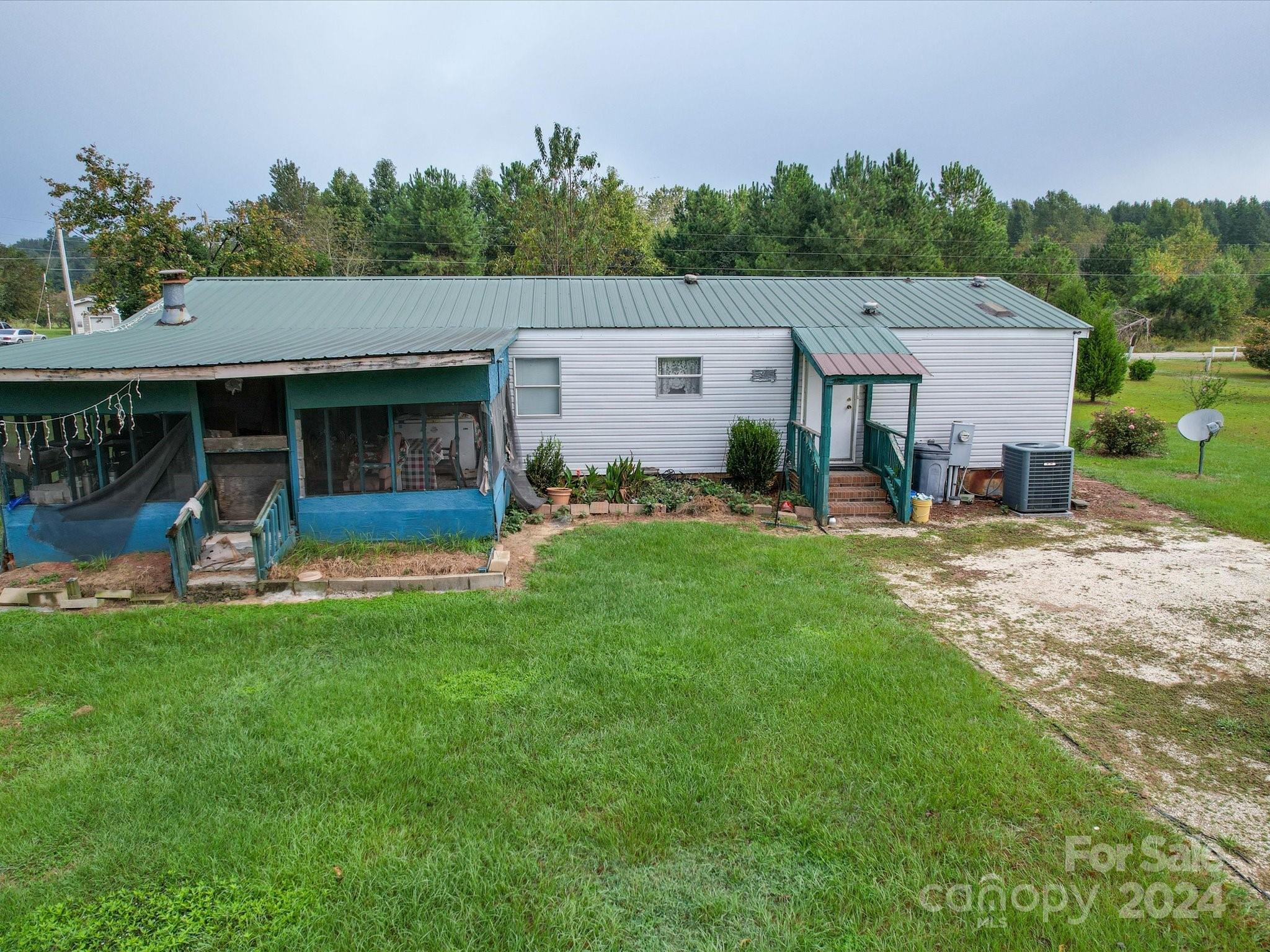 20100 Lee Lane 216 Property Photo 6