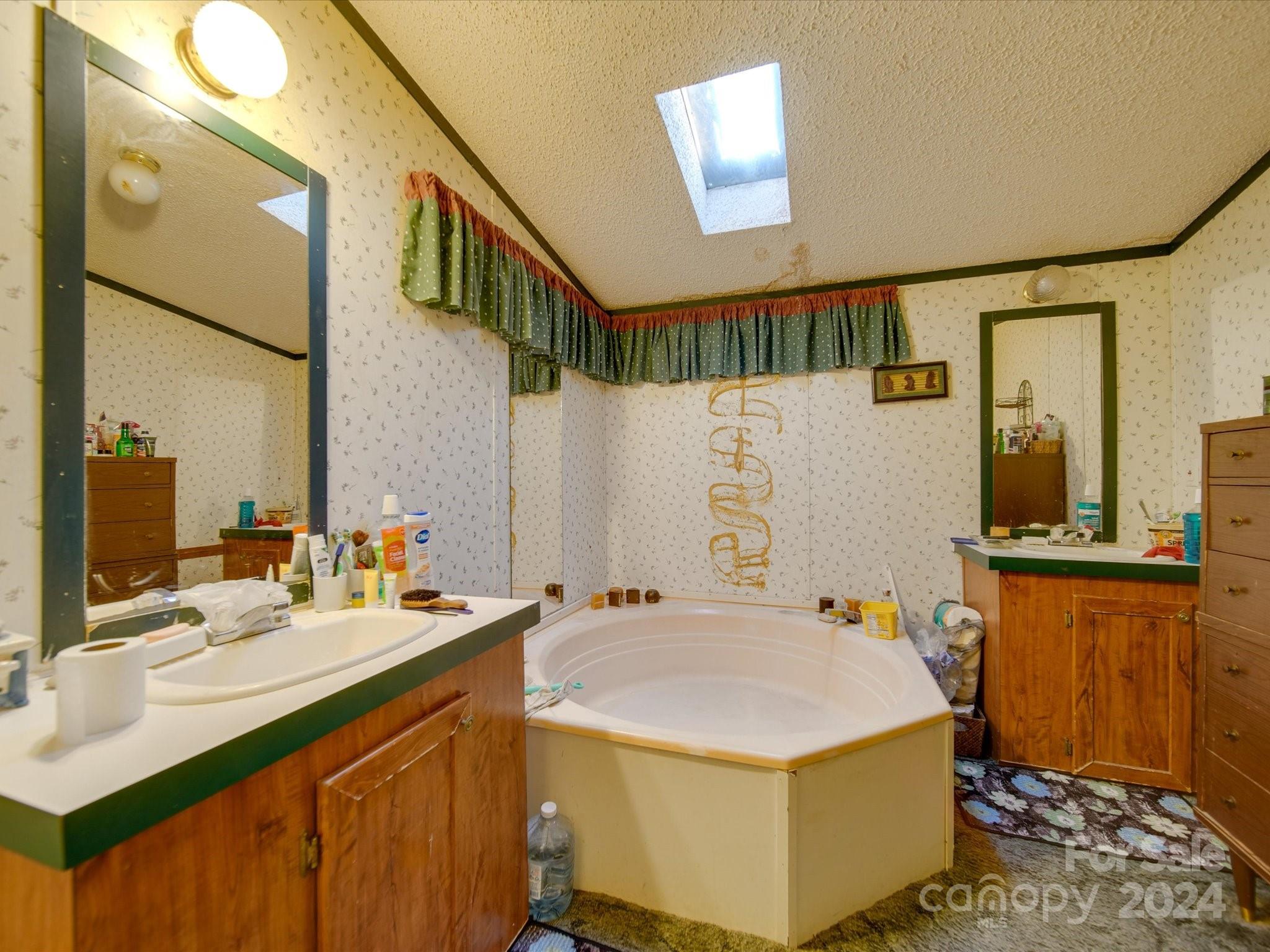 20100 Lee Lane 216 Property Photo 11