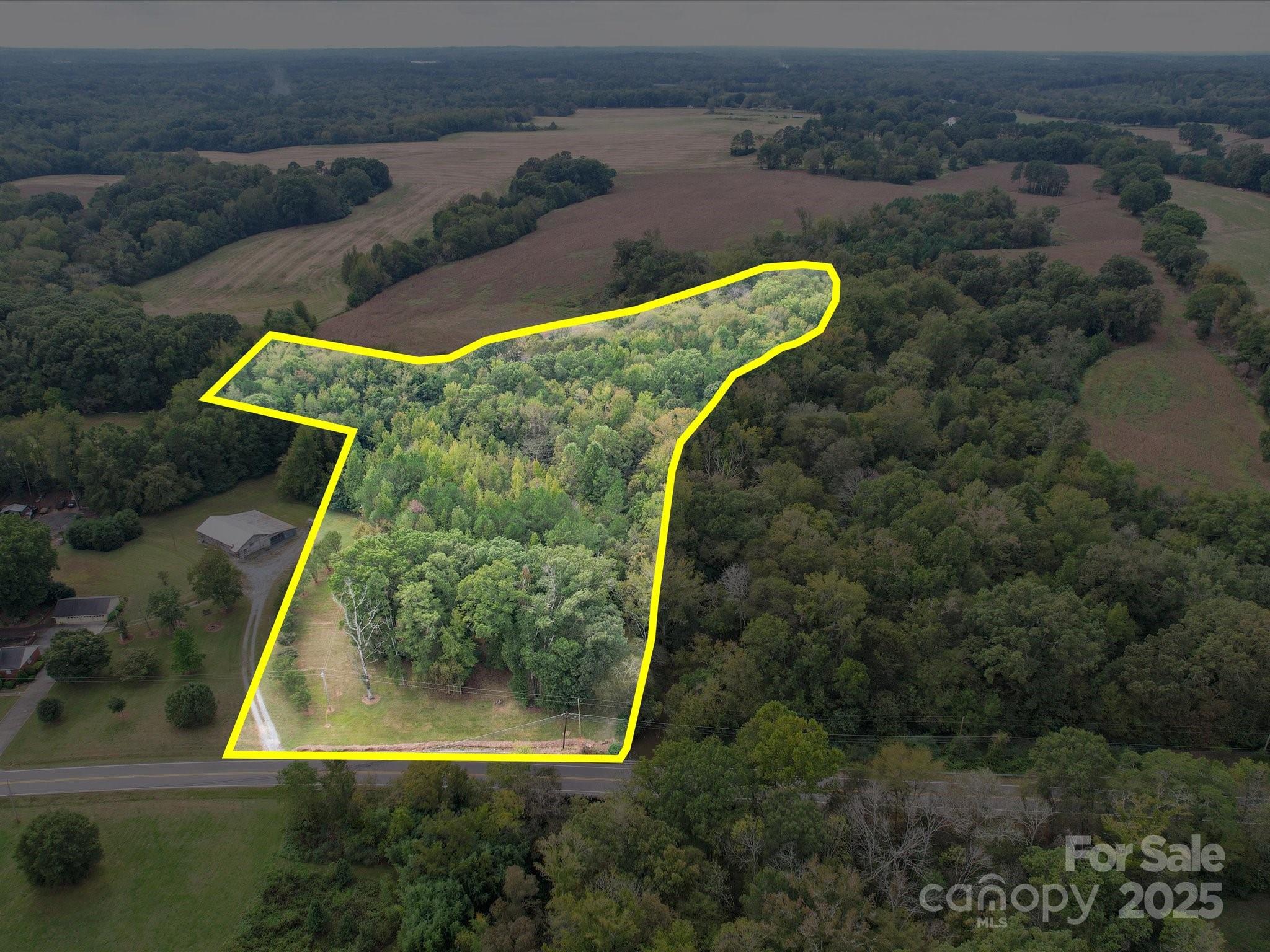 2316 Wolf Pond Road Property Photo 2