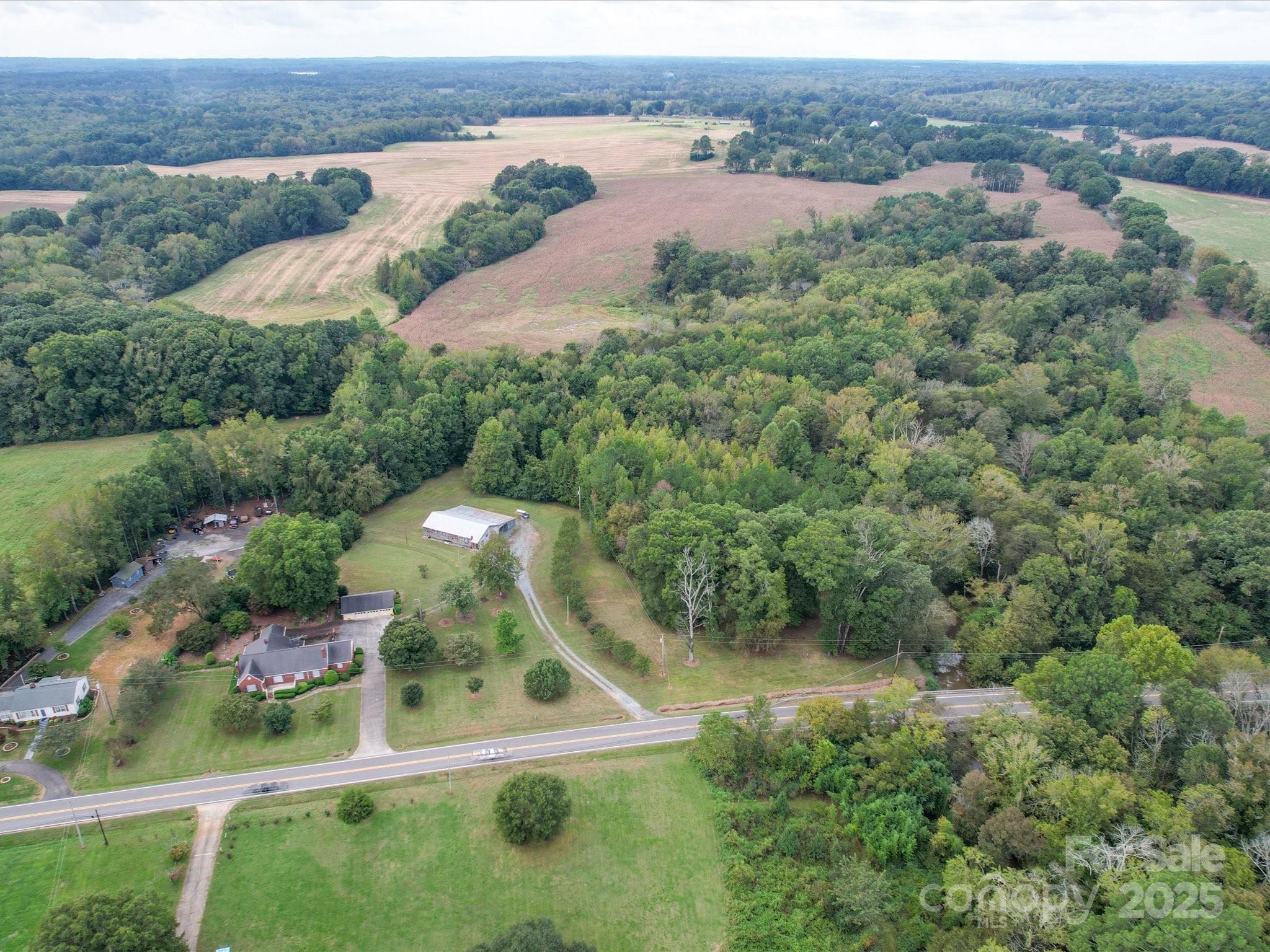 2316 Wolf Pond Road Property Photo 3