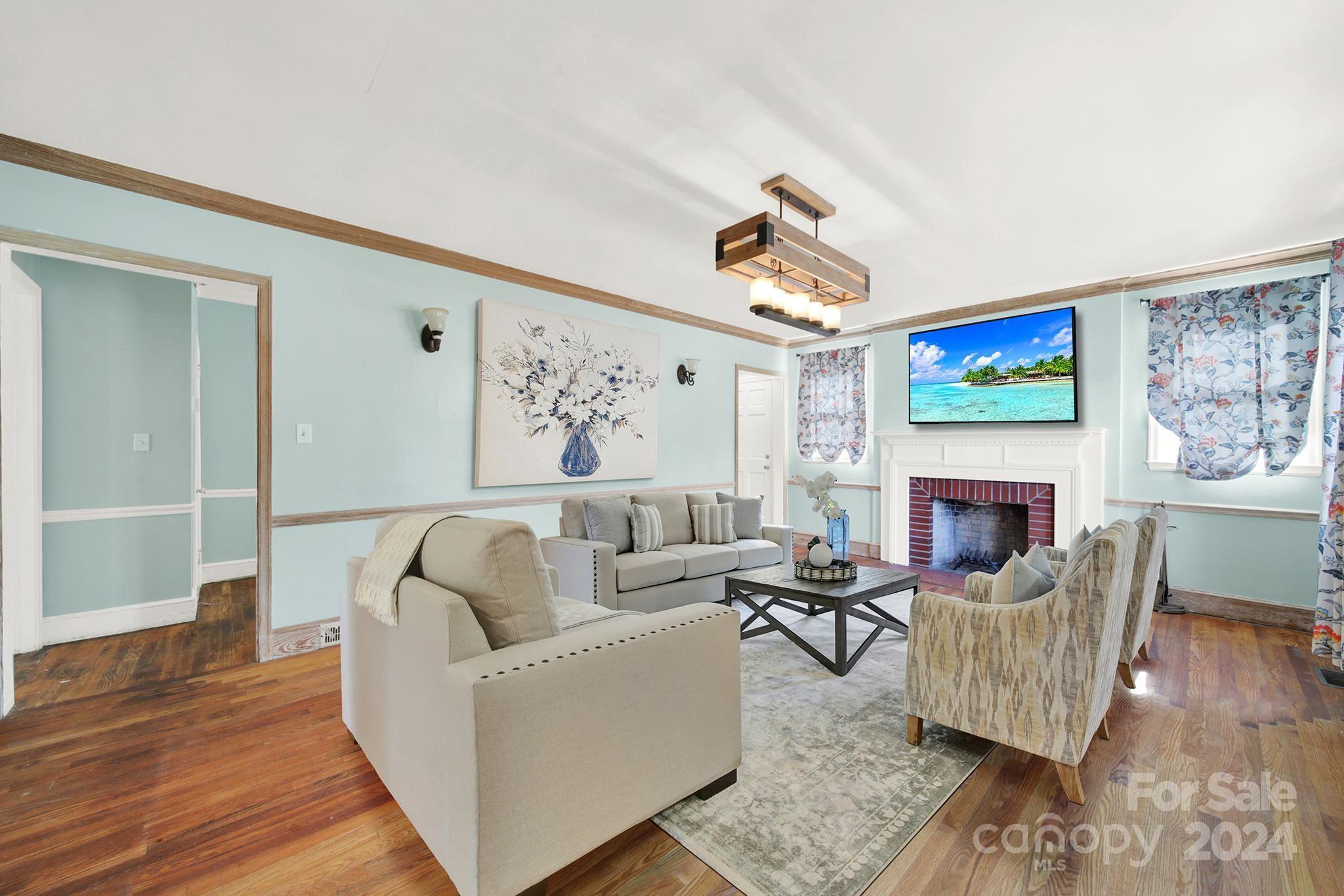 109 N York Street Property Photo 12