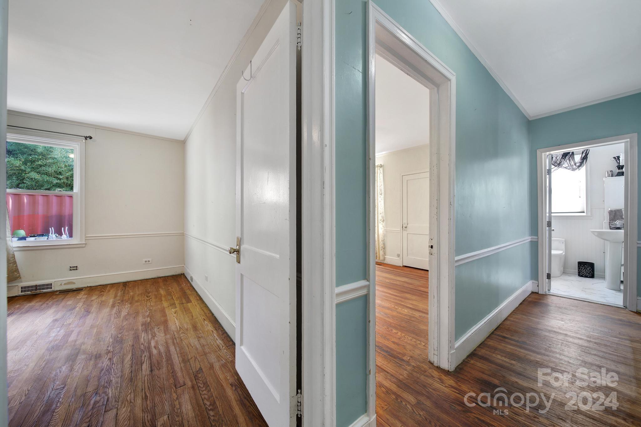 109 N York Street Property Photo 18