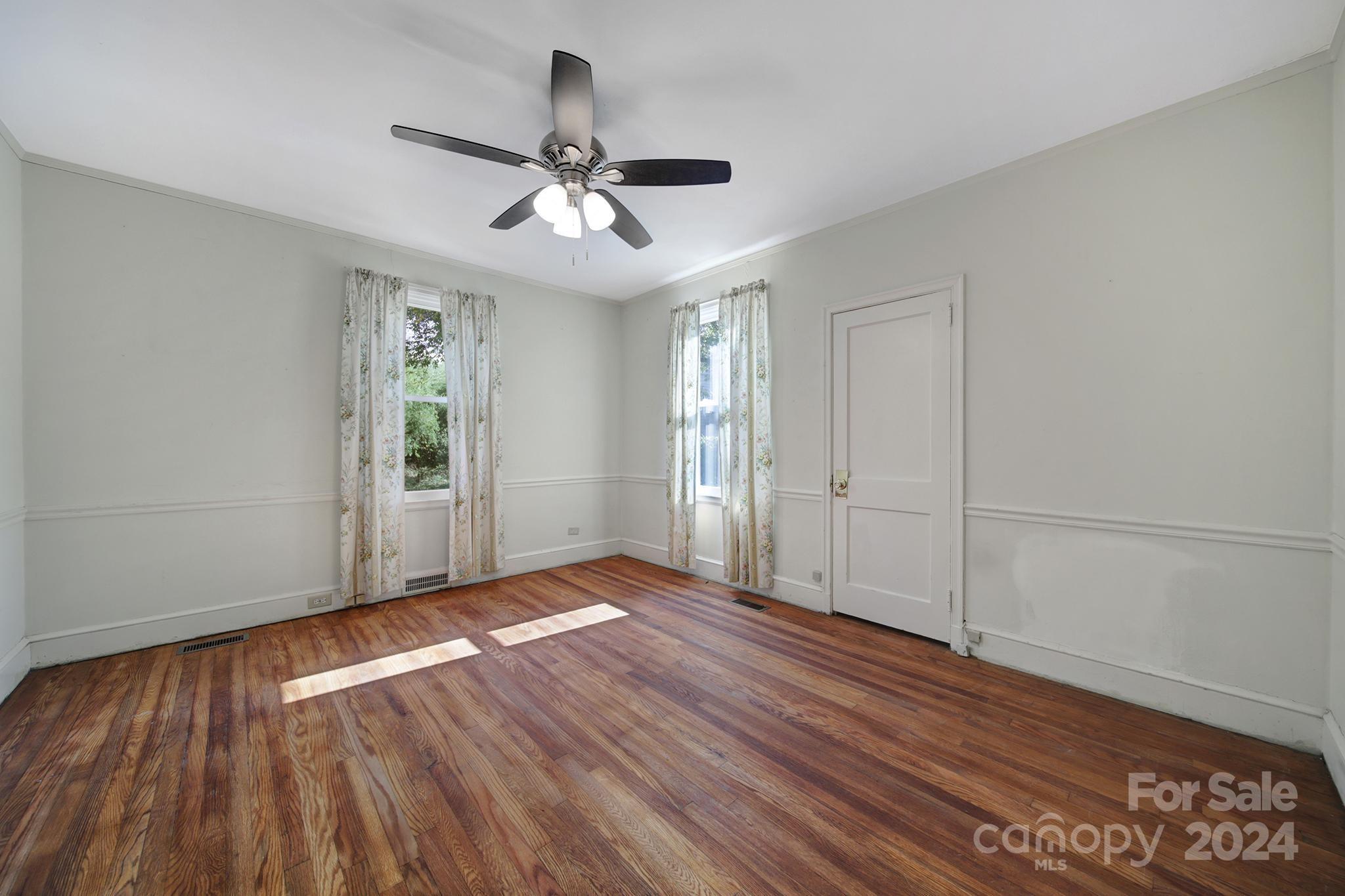 109 N York Street Property Photo 20