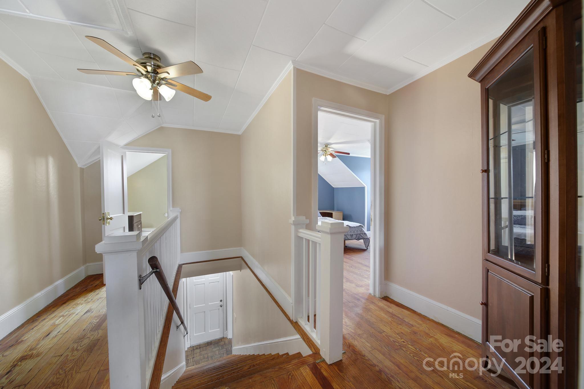 109 N York Street Property Photo 22