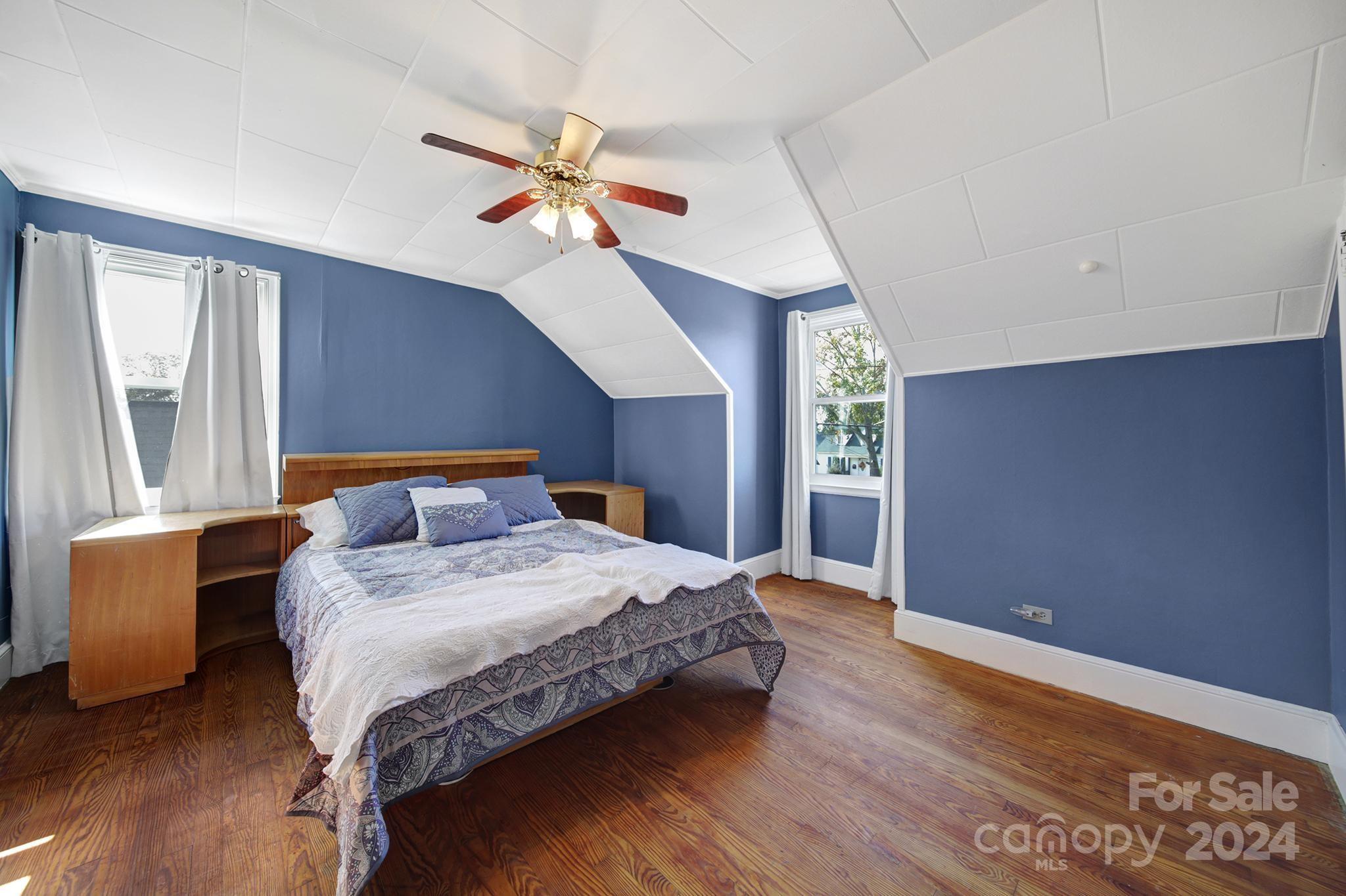 109 N York Street Property Photo 24