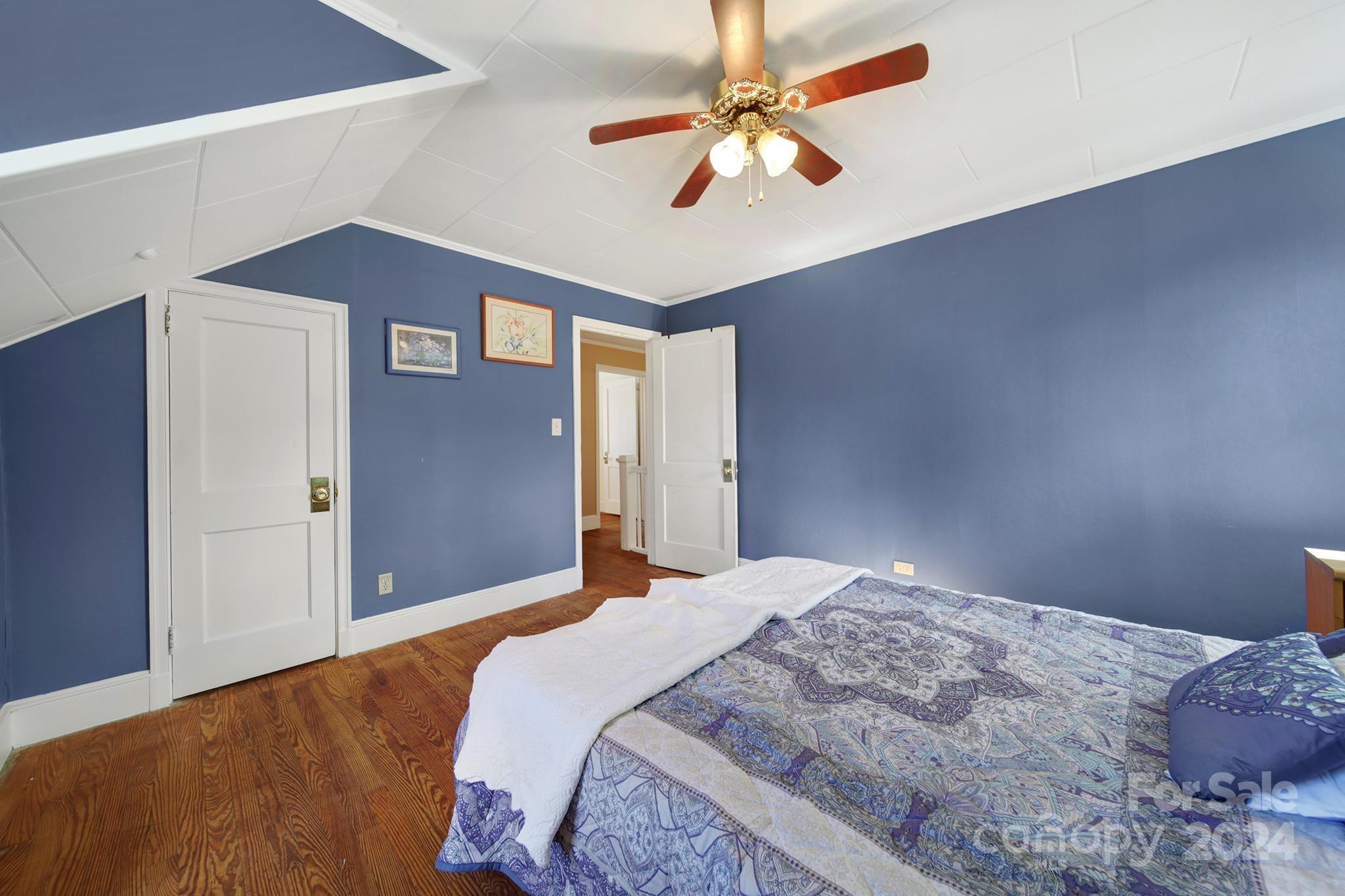 109 N York Street Property Photo 25
