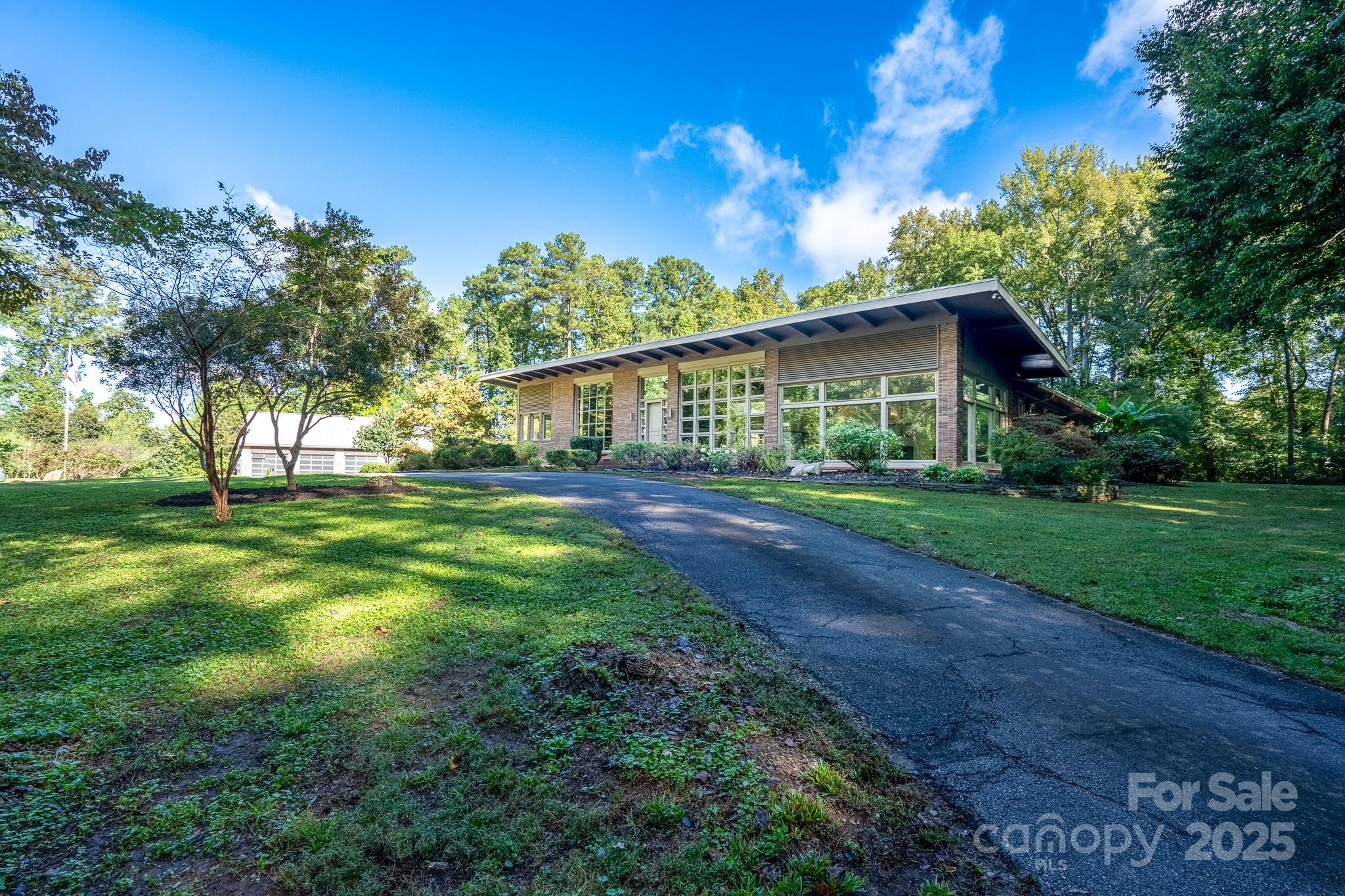 501 Journey Street Property Photo 3