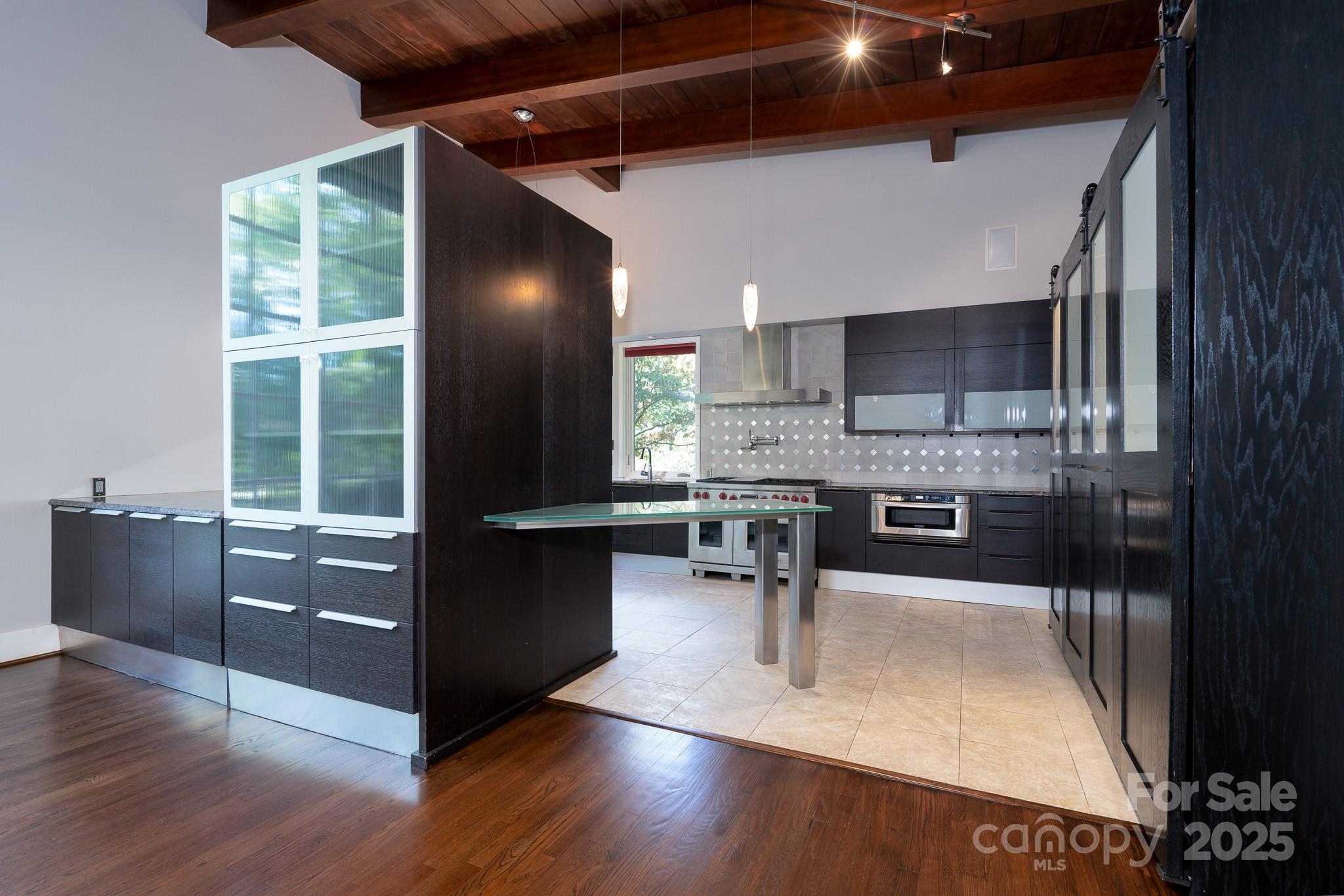 501 Journey Street Property Photo 16
