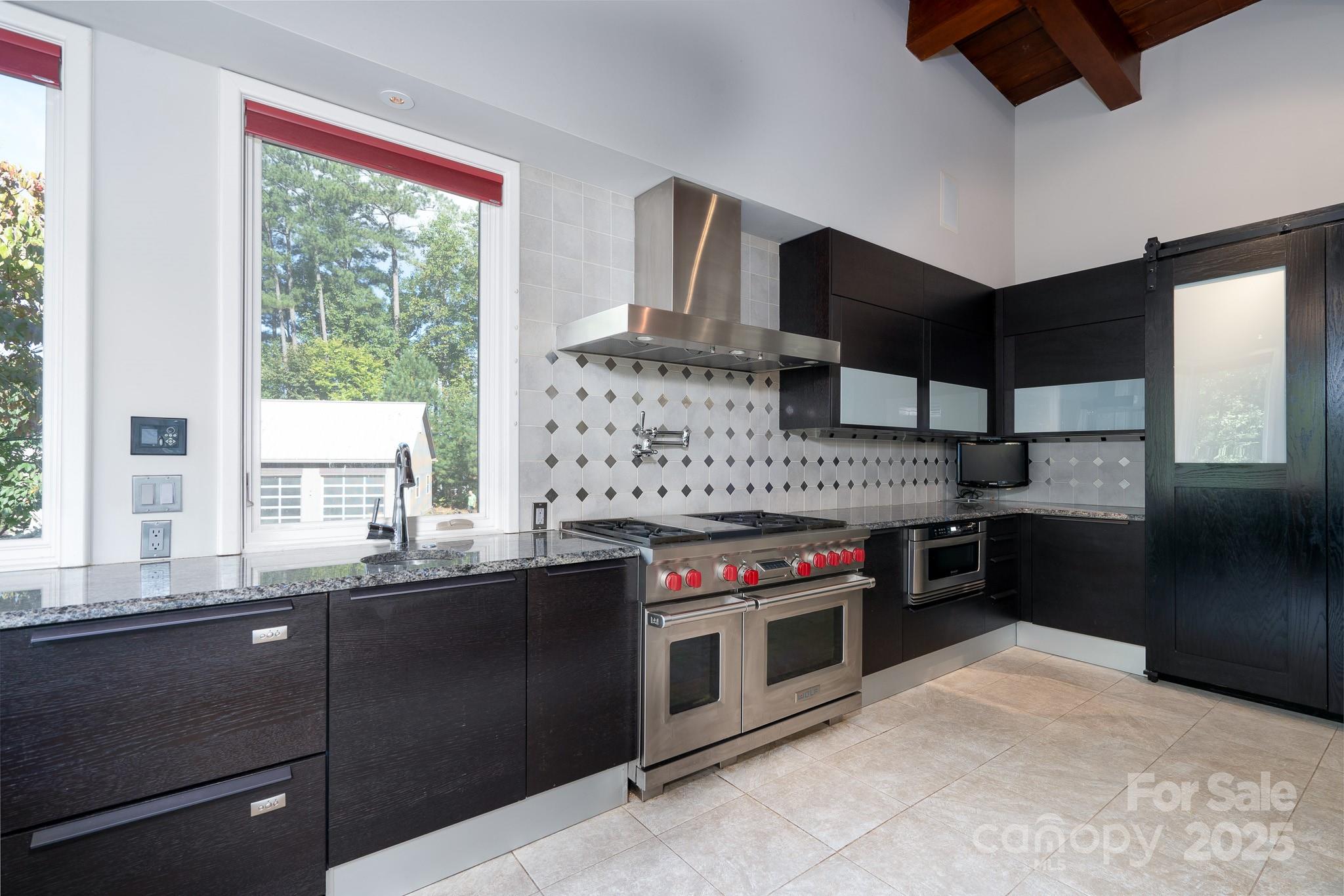 501 Journey Street Property Photo 18