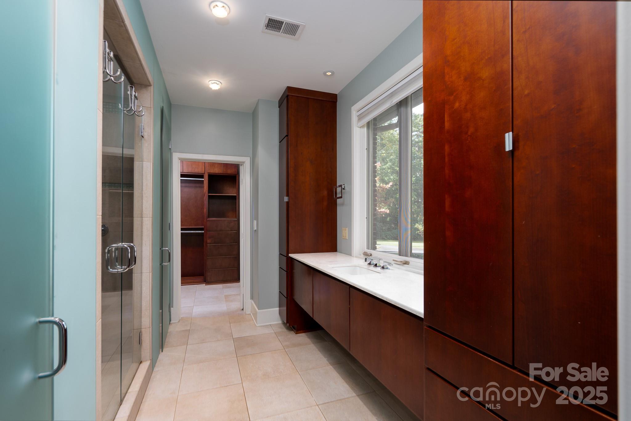 501 Journey Street Property Photo 28