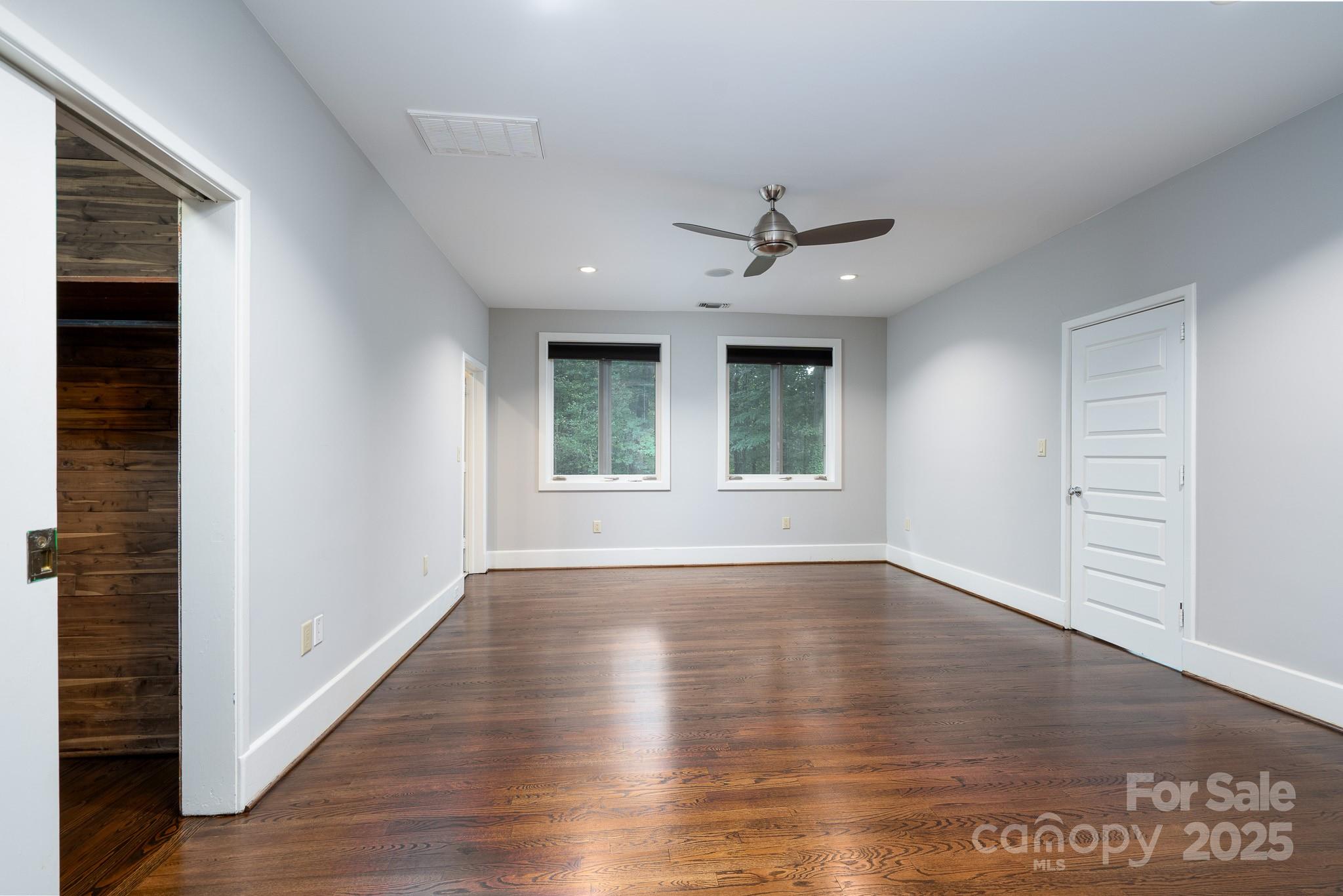 501 Journey Street Property Photo 32