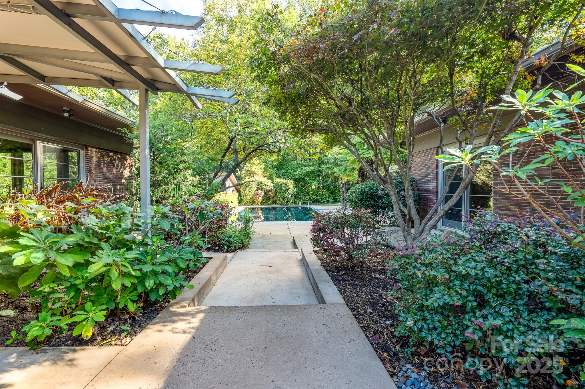 501 Journey Street Property Photo 35