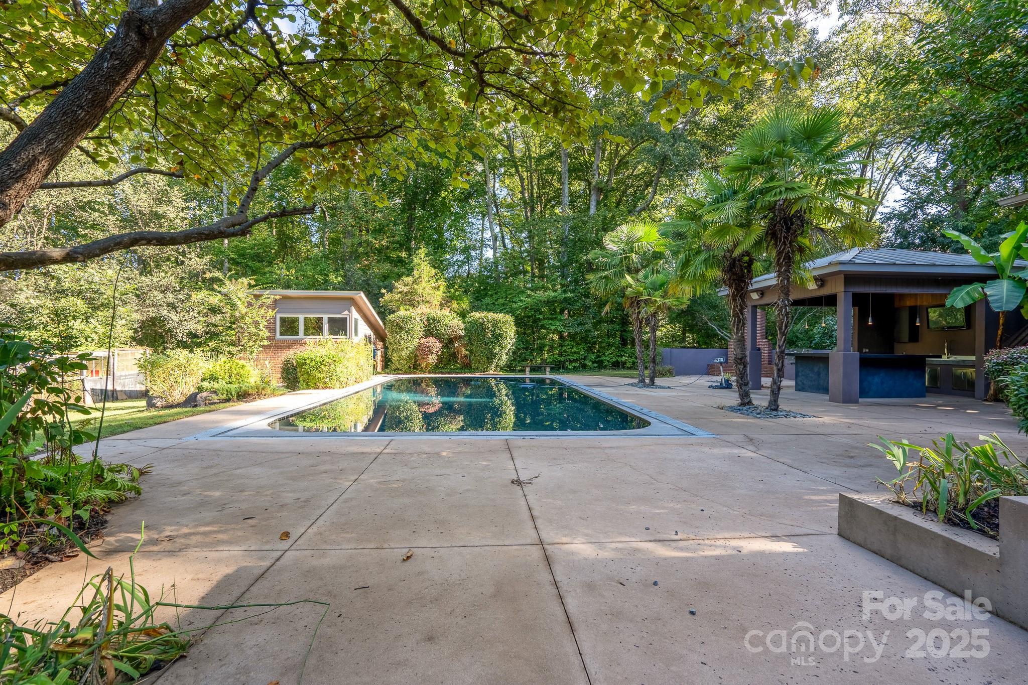 501 Journey Street Property Photo 40