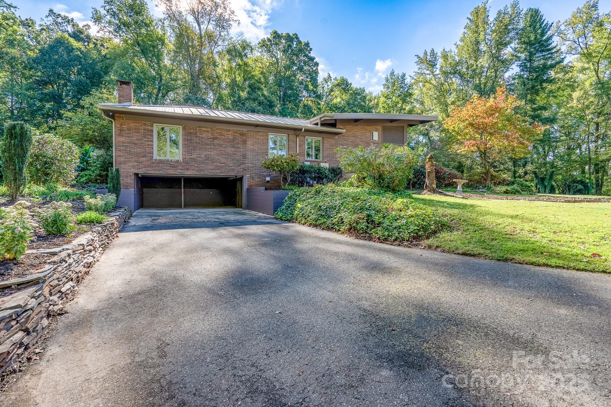 501 Journey Street Property Photo 42