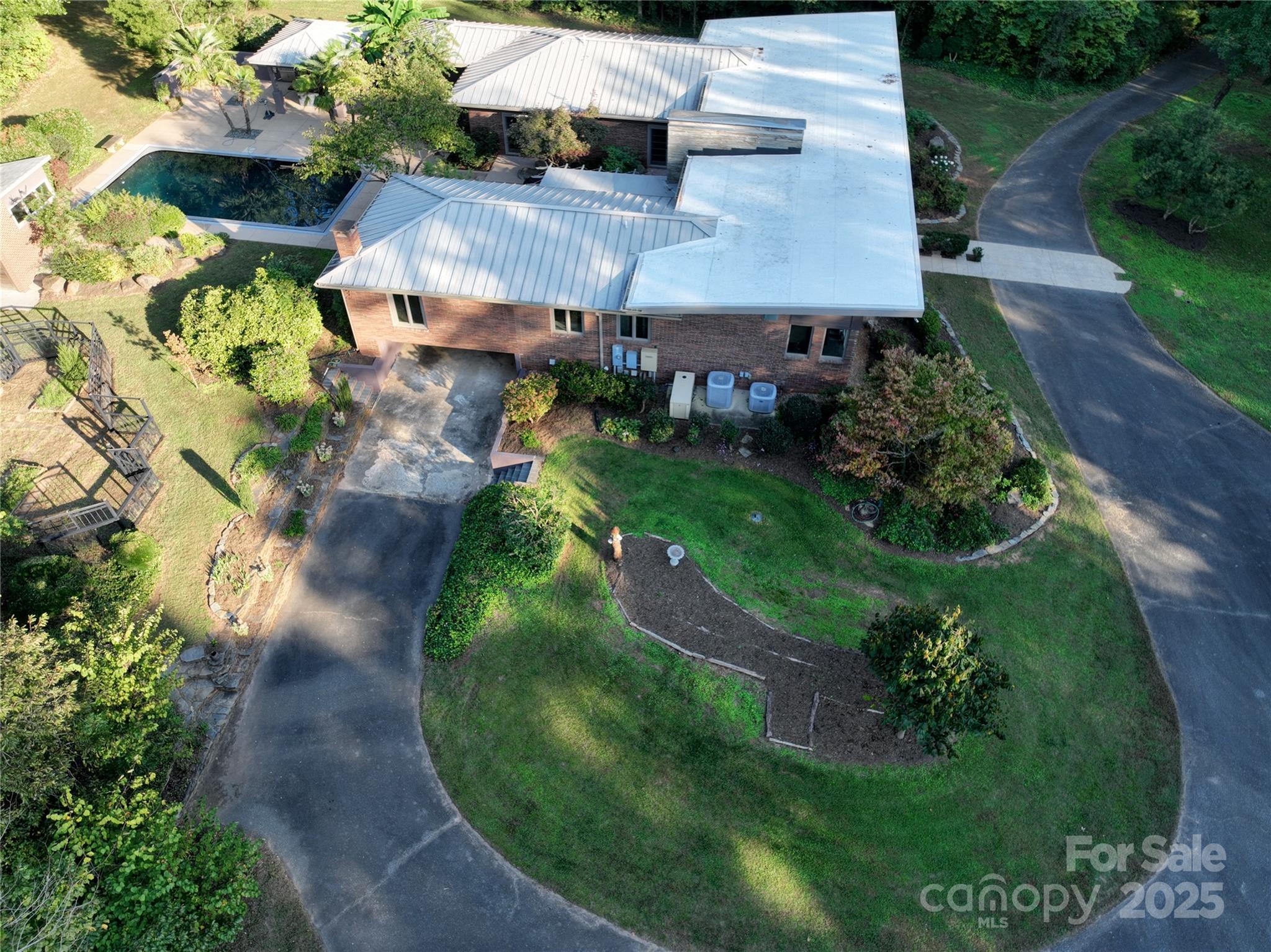 501 Journey Street Property Photo 47