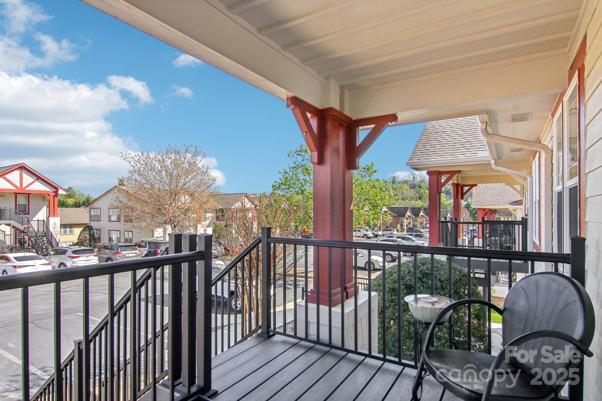 1304 Deermouse Way 405 Property Photo 2