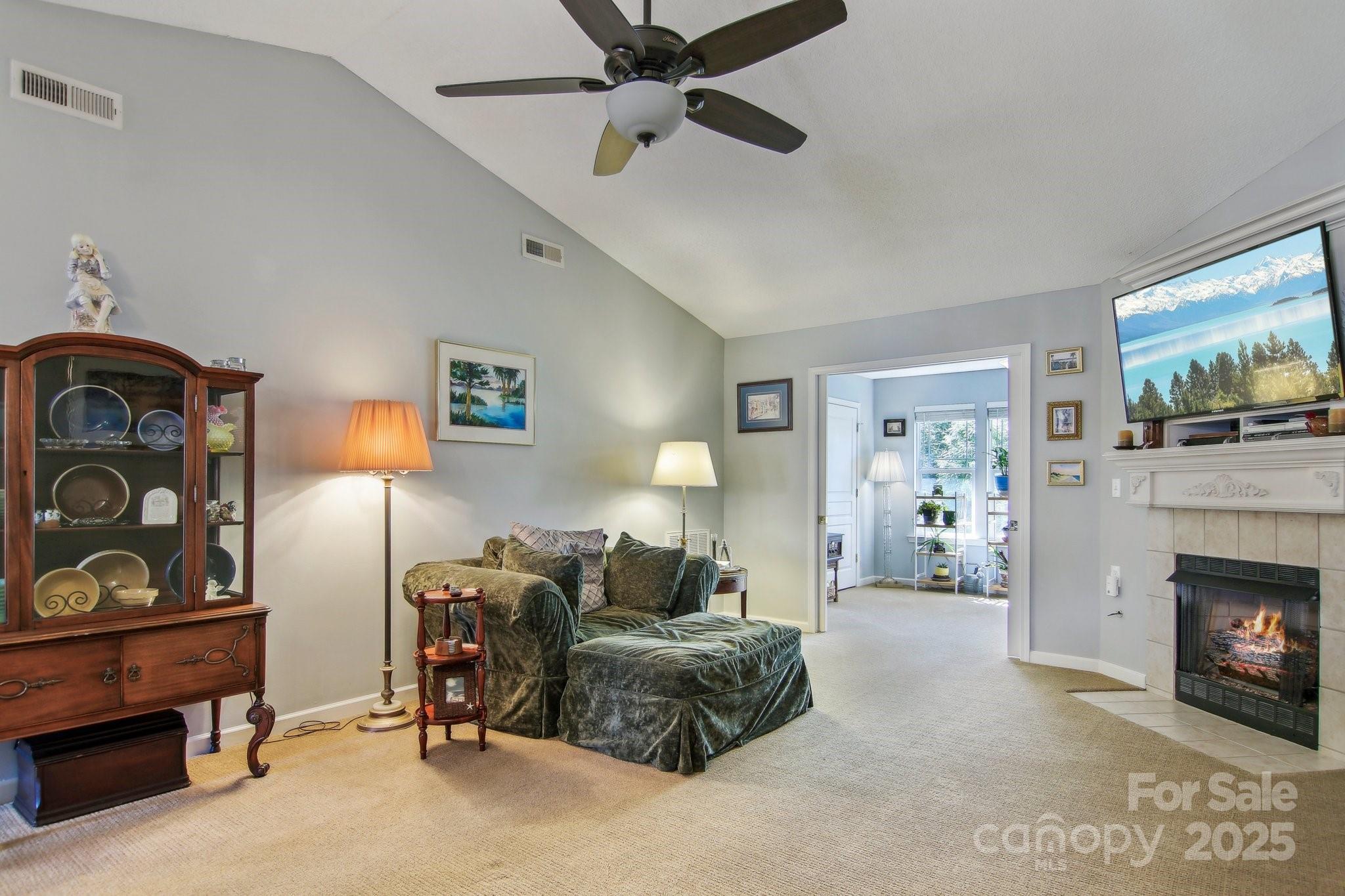 1304 Deermouse Way 405 Property Photo 7