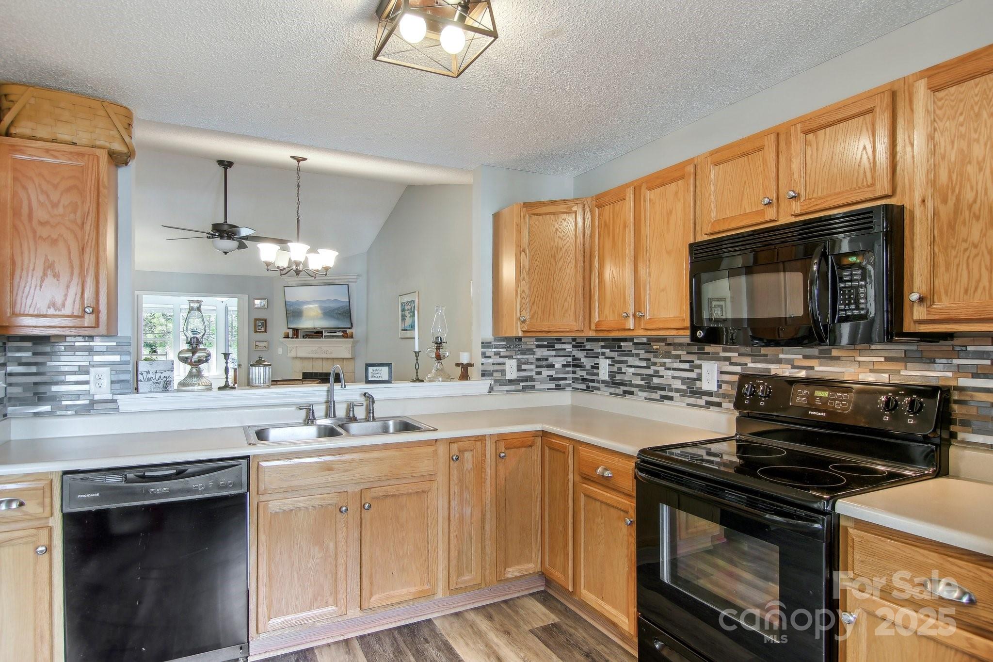 1304 Deermouse Way 405 Property Photo 15