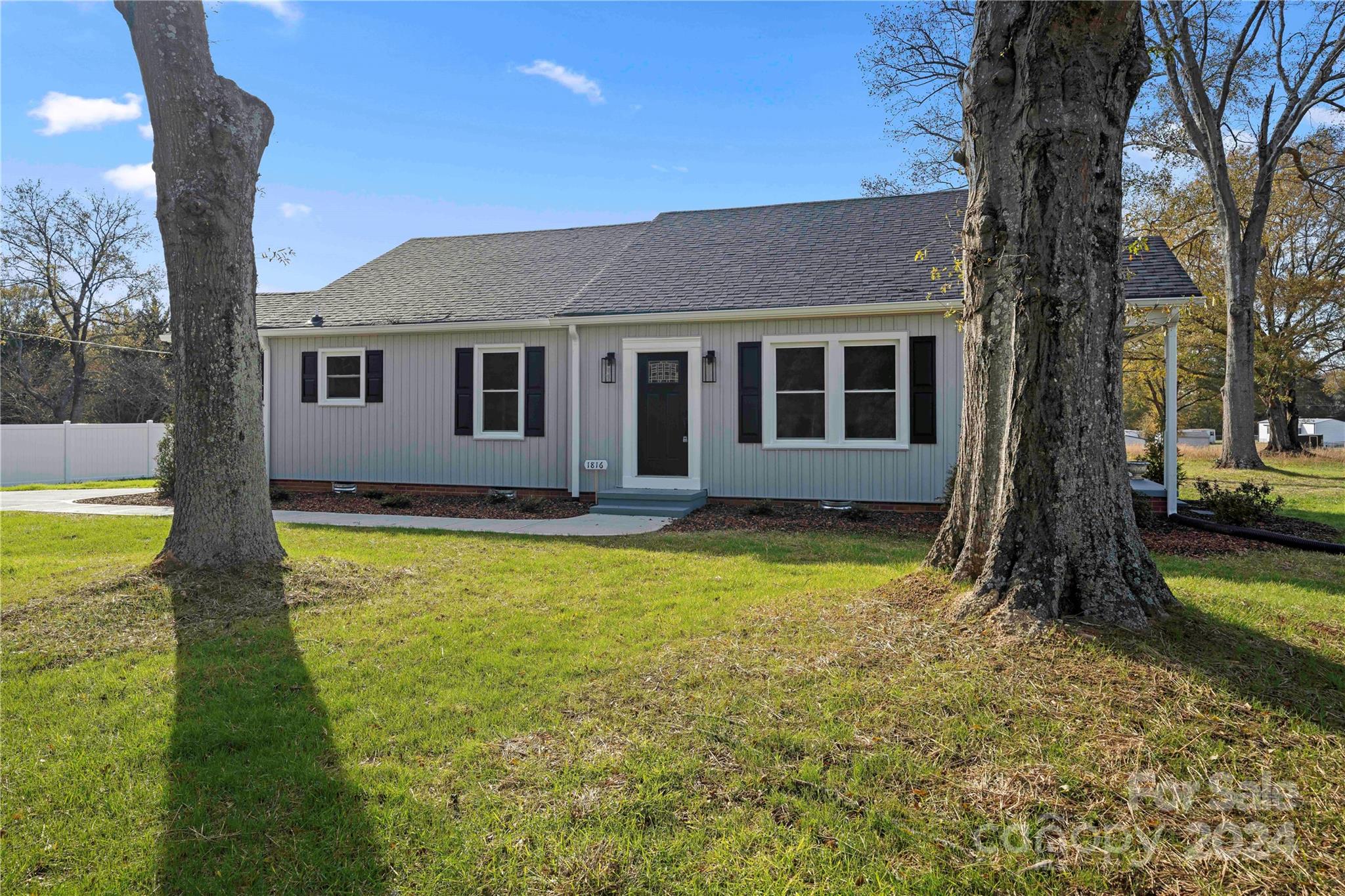 1816 Sulphur Springs Road Property Photo 4