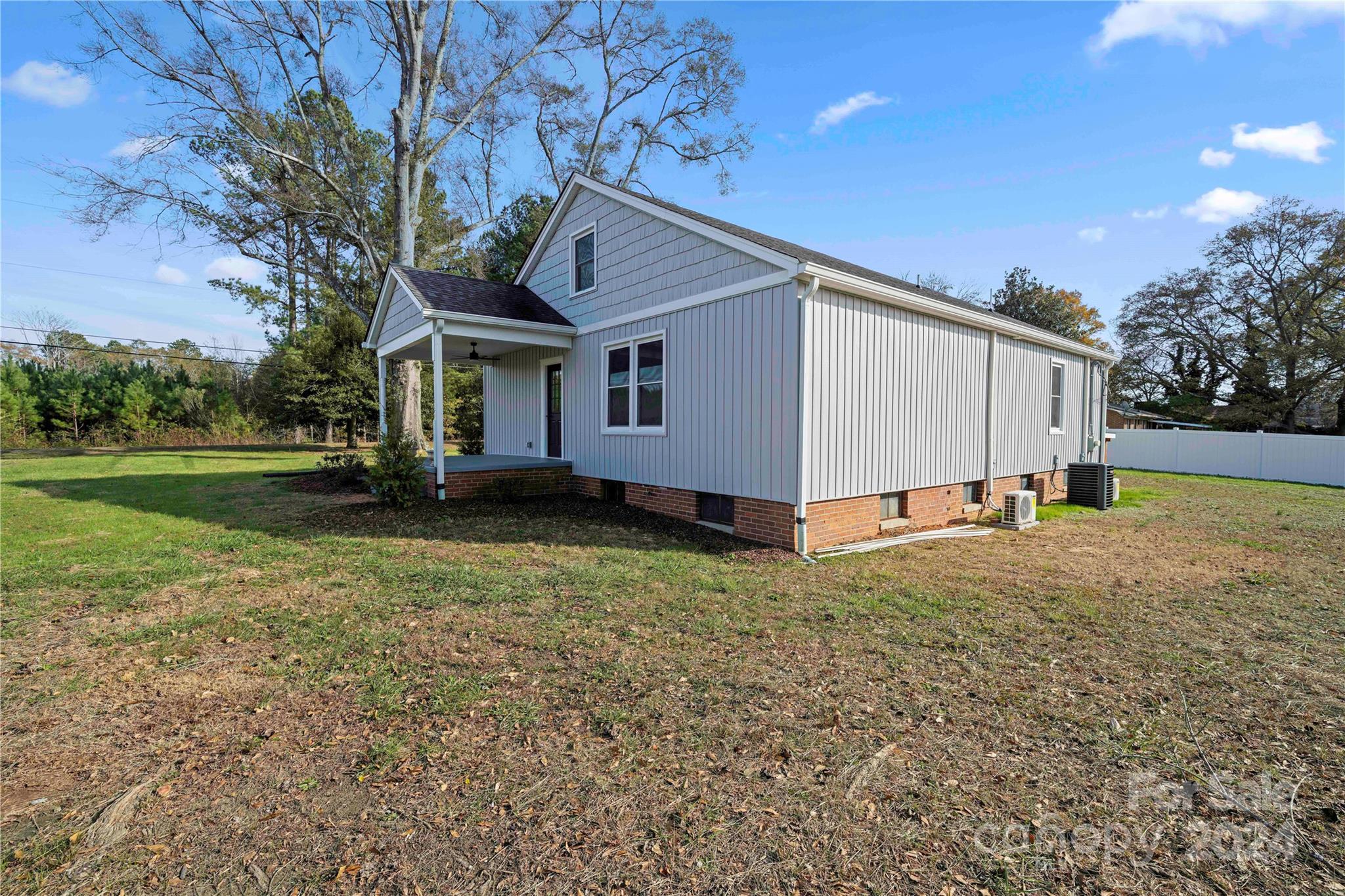 1816 Sulphur Springs Road Property Photo 7