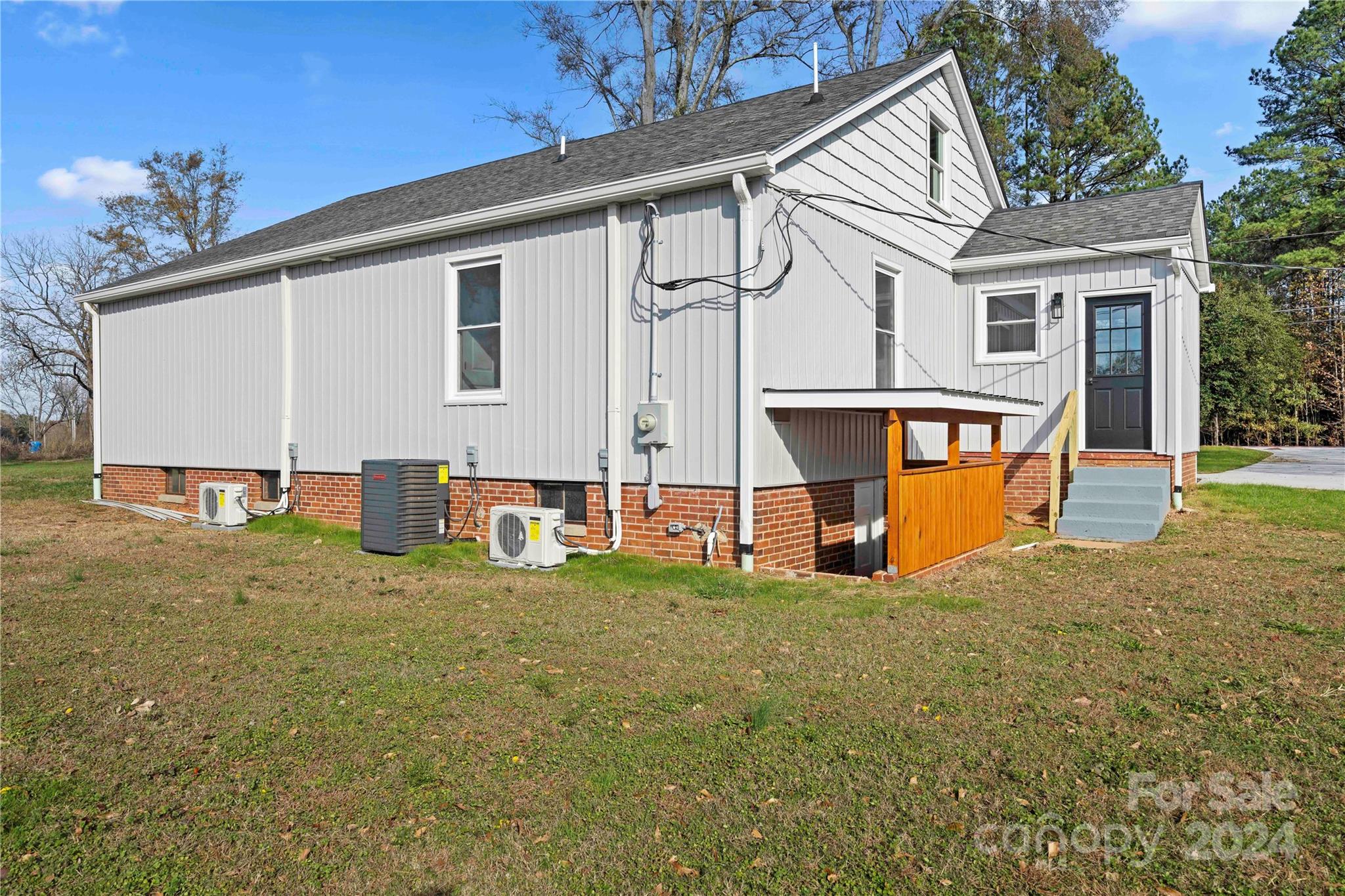 1816 Sulphur Springs Road Property Photo 8