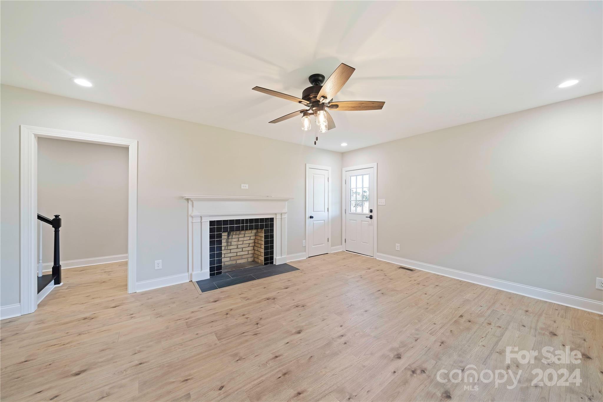 1816 Sulphur Springs Road Property Photo 10