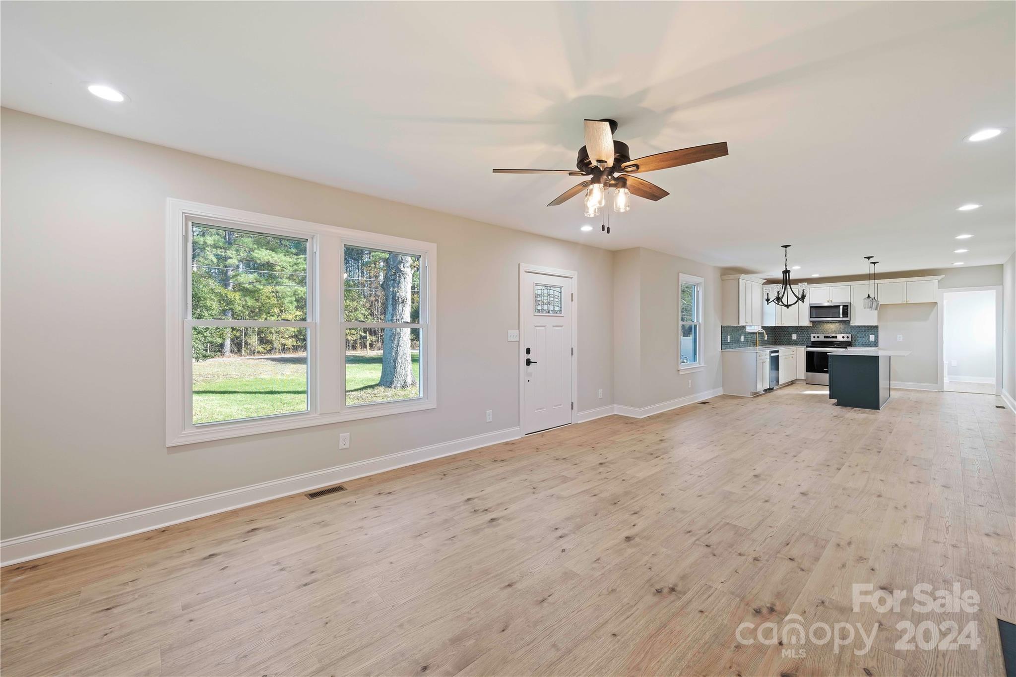1816 Sulphur Springs Road Property Photo 12