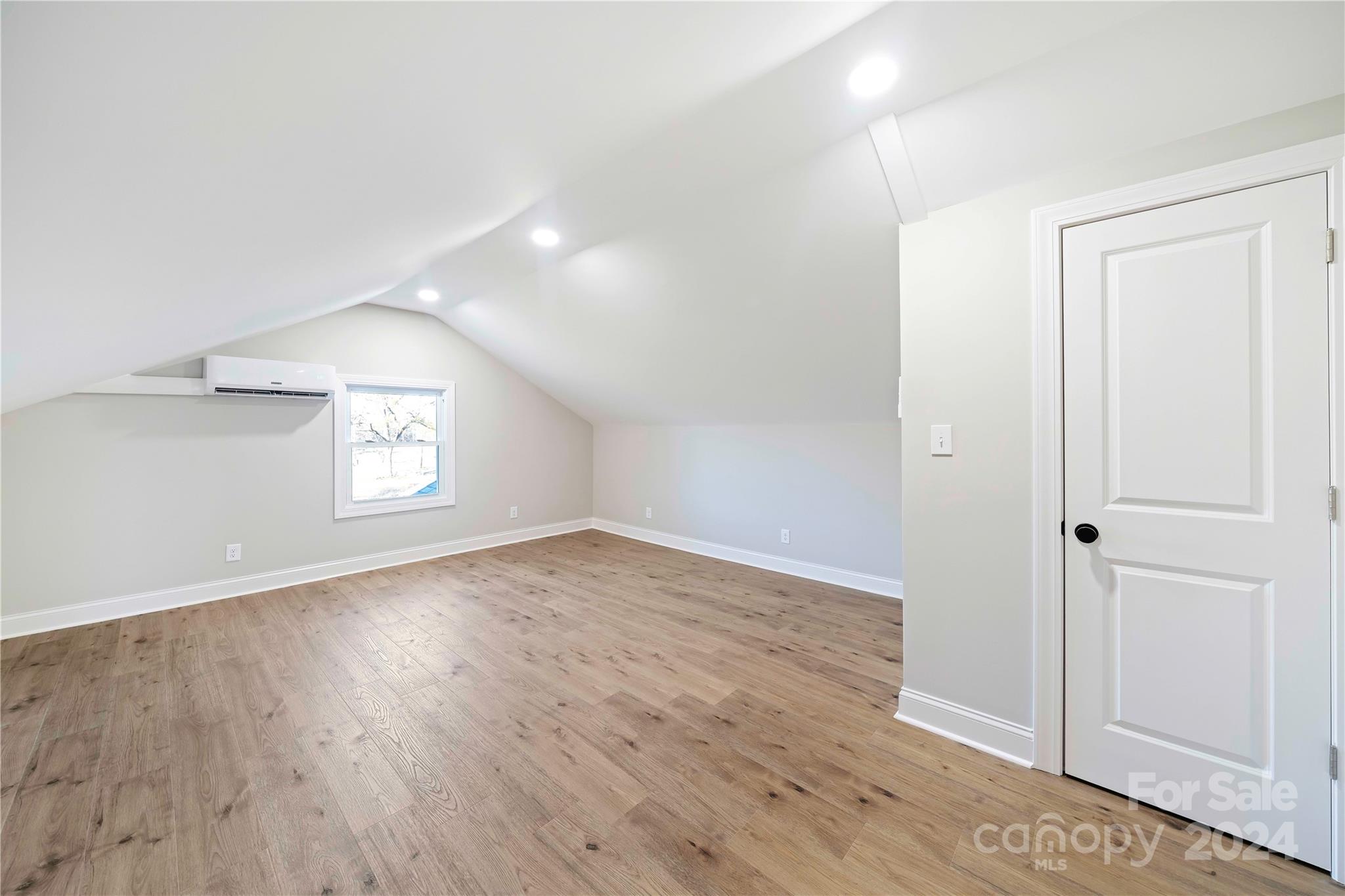 1816 Sulphur Springs Road Property Photo 28